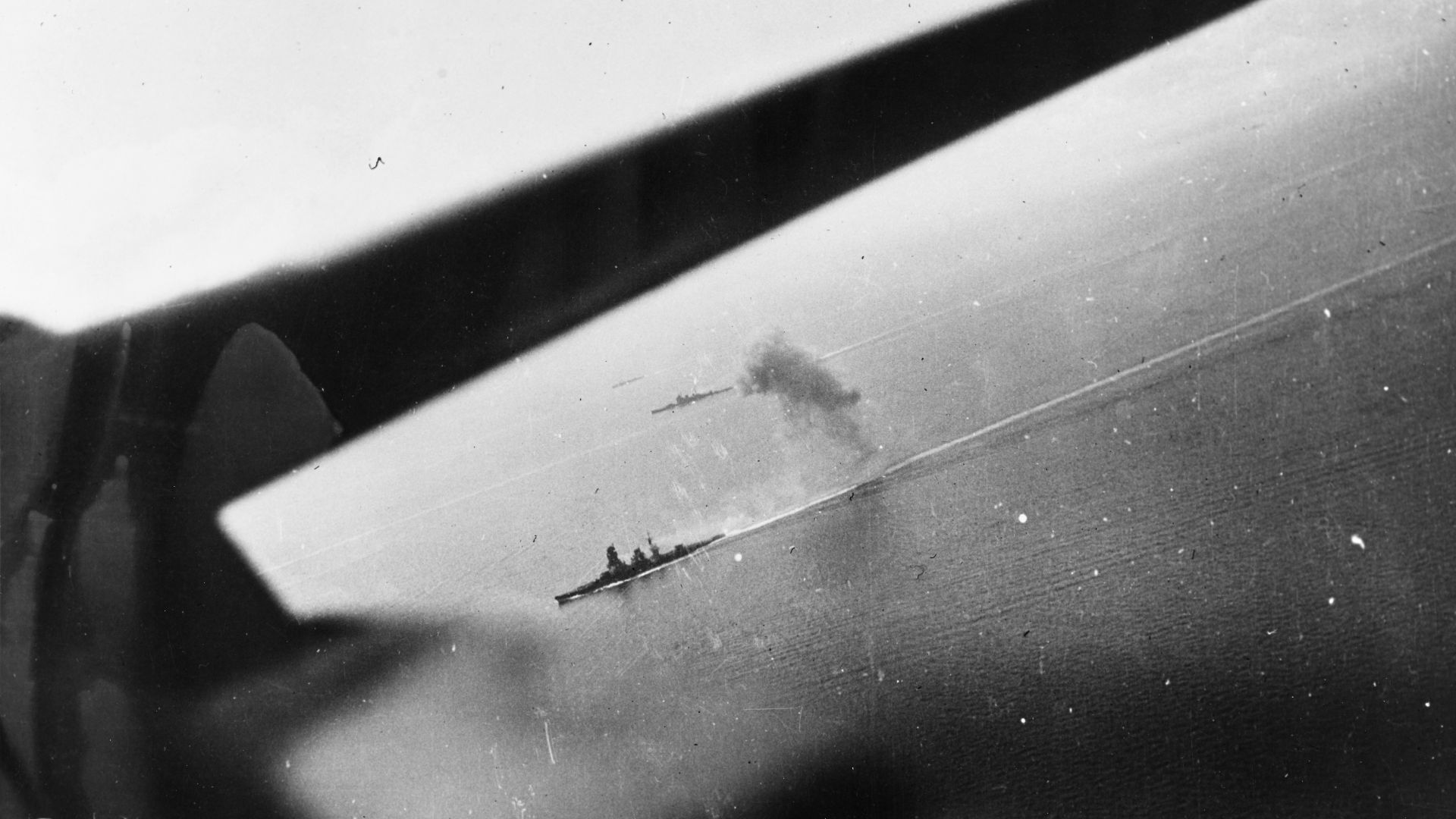 File:80-G-46988 Battle of Leyte Gulf.jpg