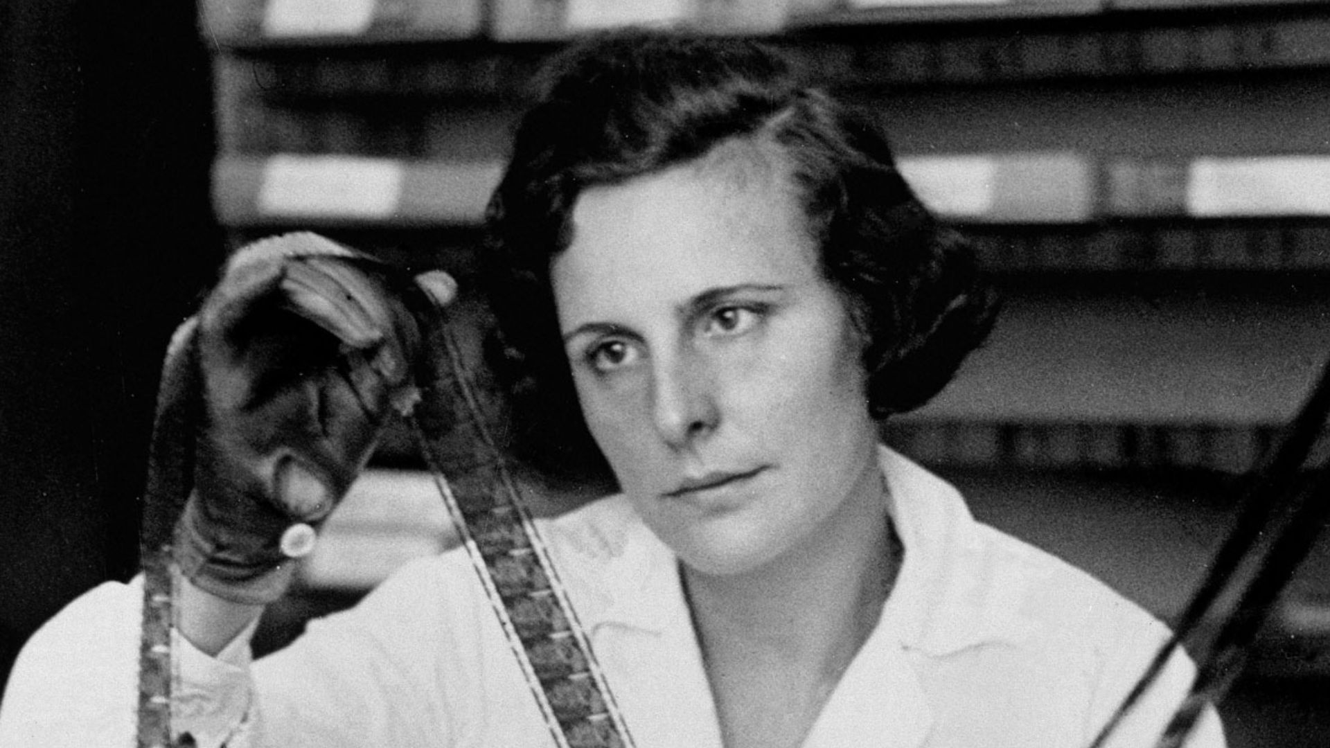 File:Leni Riefenstahl, 1935.jpg