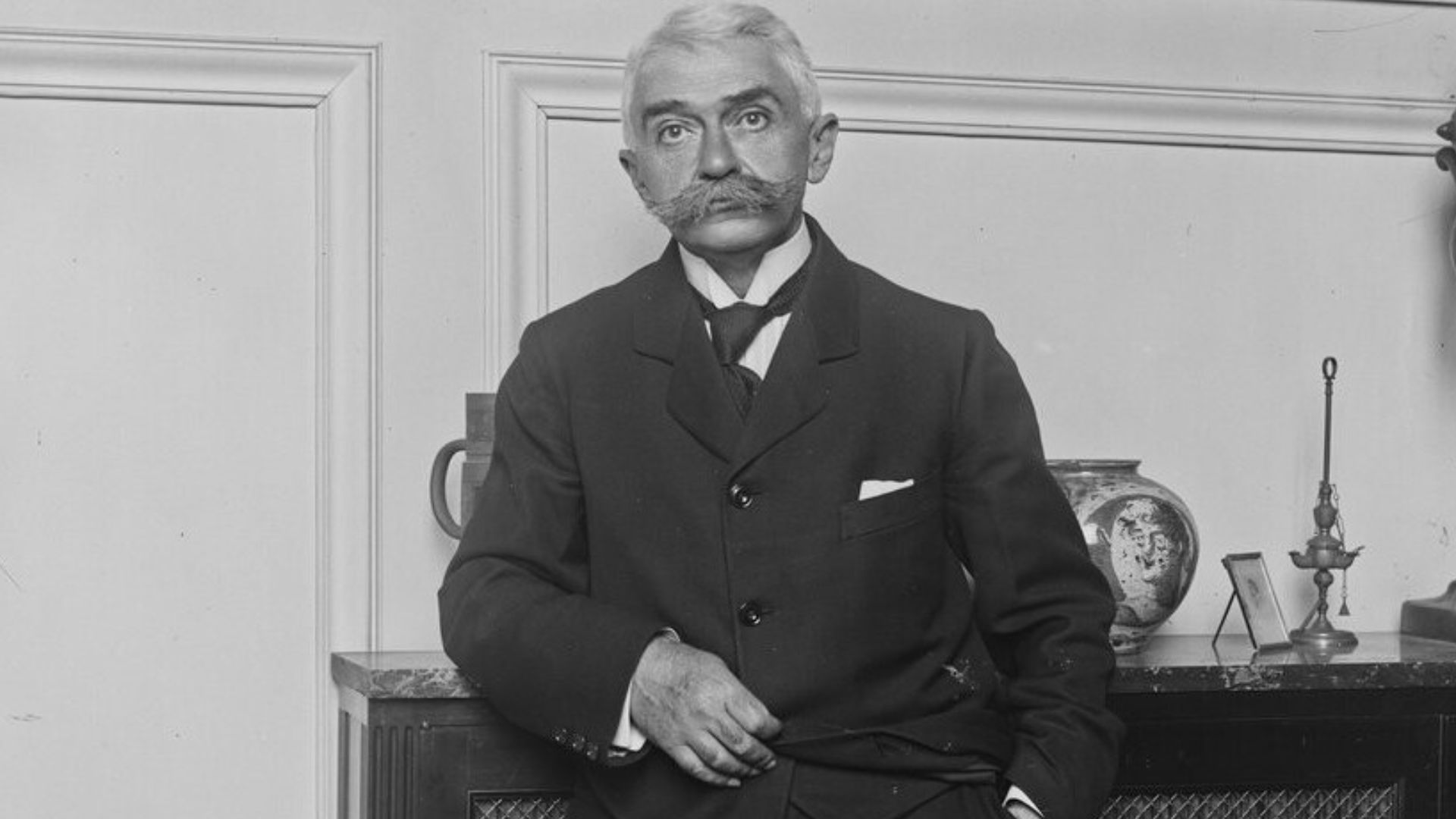 File:Pierre de Coubertin 1921 c.jpg