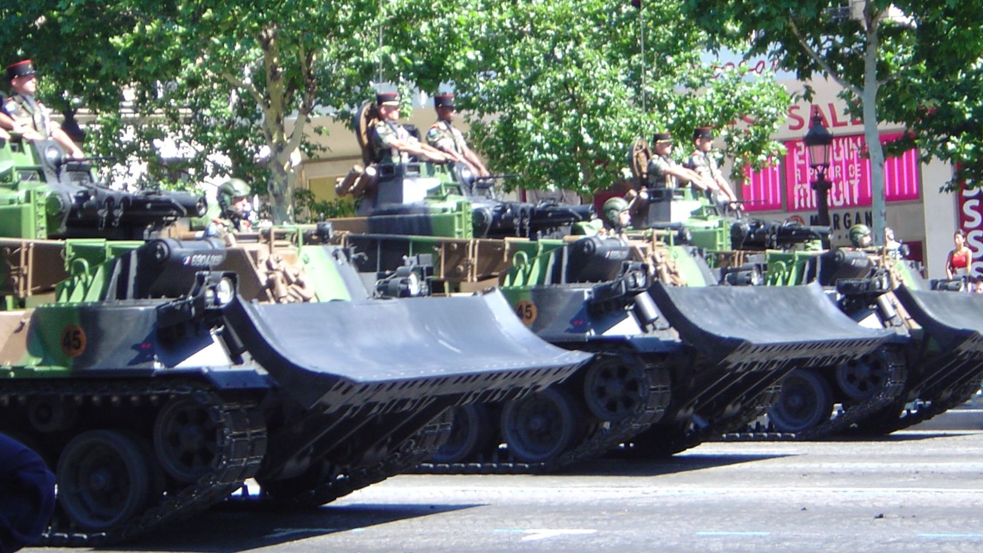 File:Armored bulldozer DSC00856.jpg
