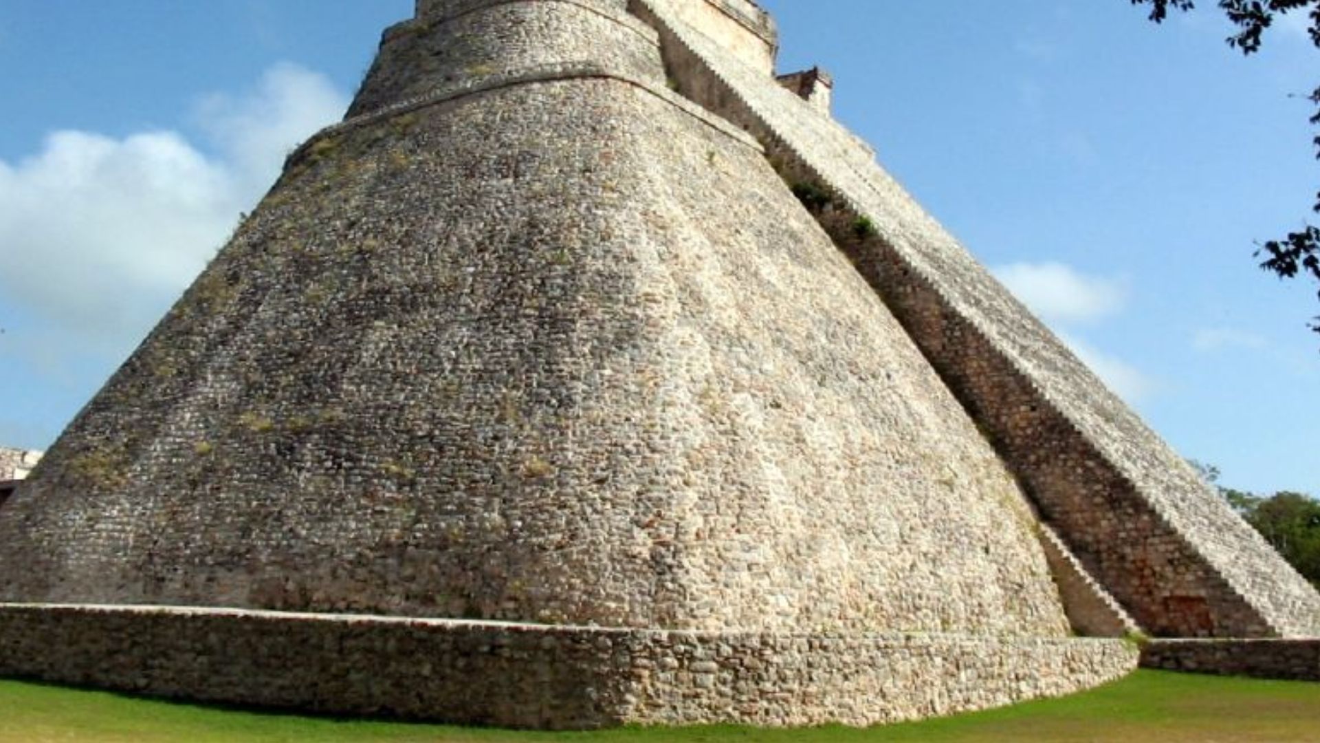 File:Uxmal Pyramid of the Magician.jpg