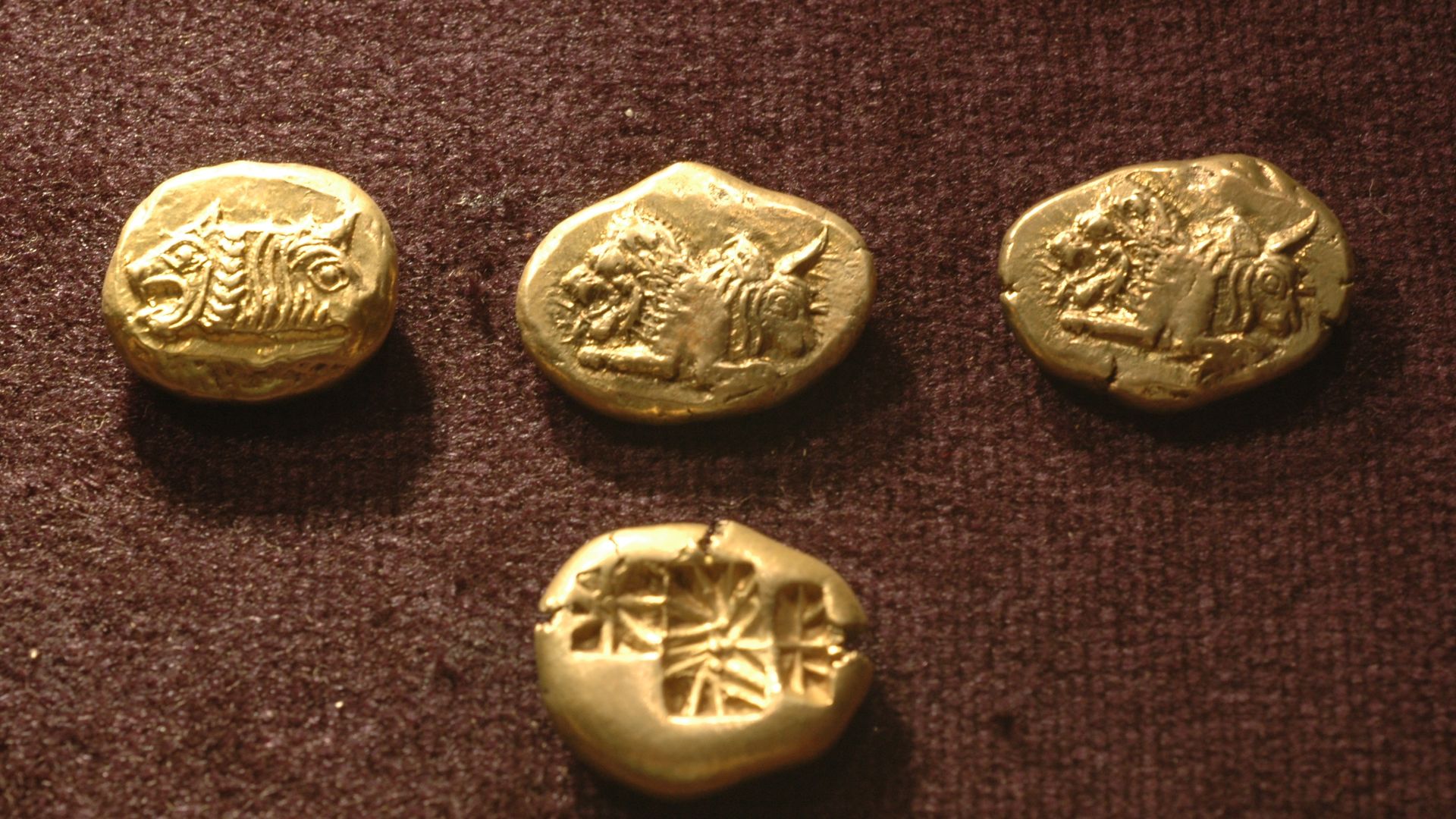 File:Izmir Archaeology museum Greek coins 5810.jpg