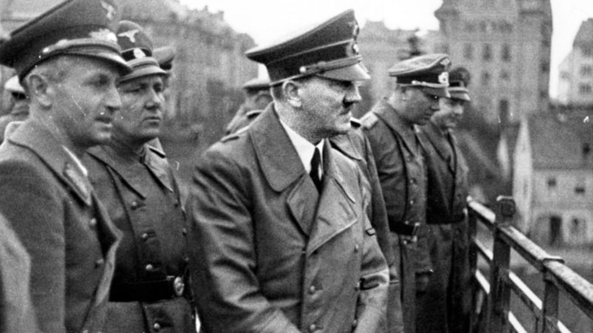 File:Bundesarchiv Bild 121-0723, Marburg-Drau, Adolf Hitler.jpg