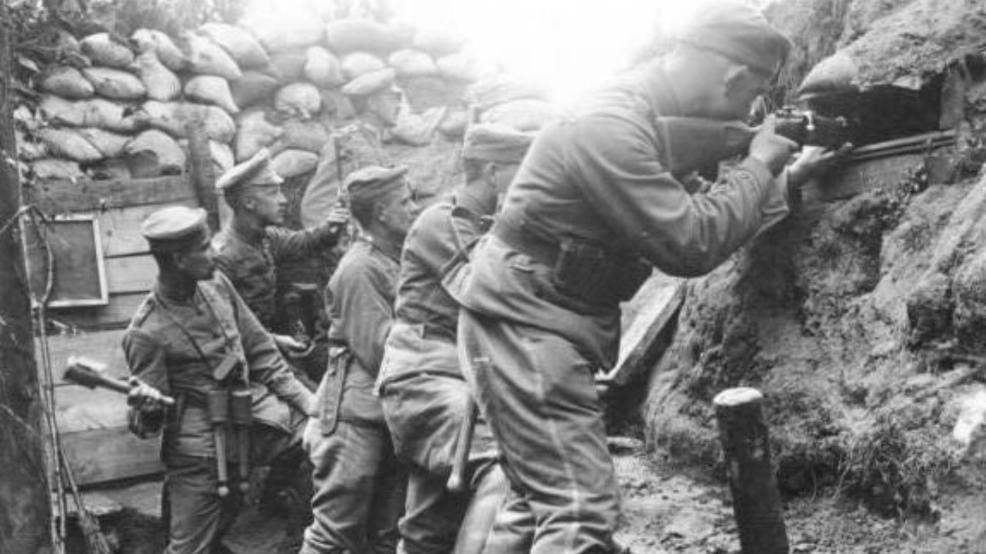 File:Bundesarchiv Bild 136-B0560, Frankreich, Kavalleristen im Schützengraben.jpg