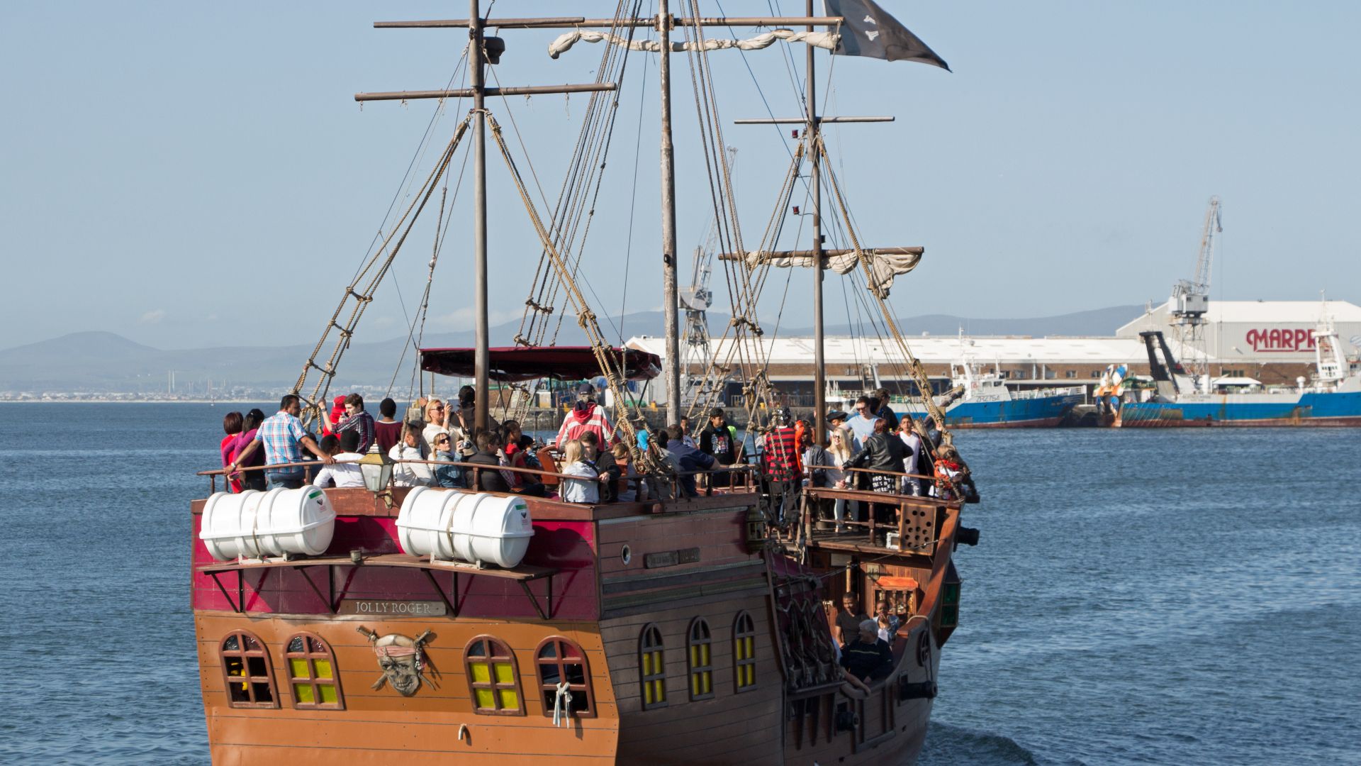 File:Jolly Roger Pirate Boat 3.jpg