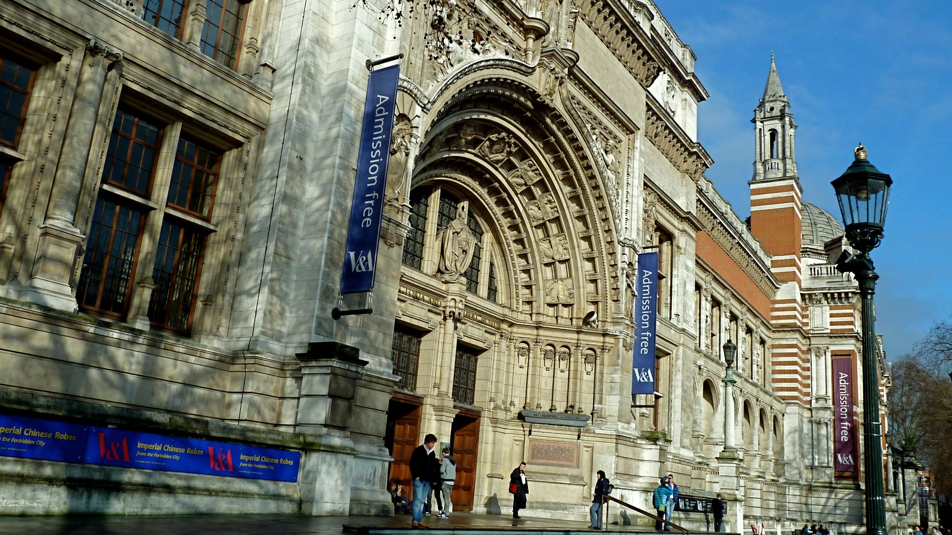 File:Grand entrance to Victoria ^ Albert Museum, Kensington - geograph.org.uk - 2282932.jpg