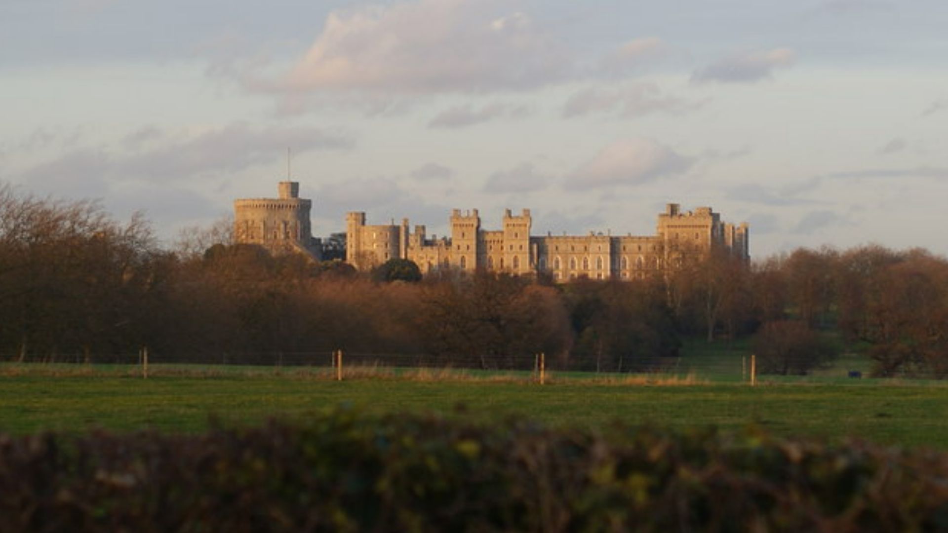 File:Windsor Castle - geograph.org.uk - 1600085.jpg