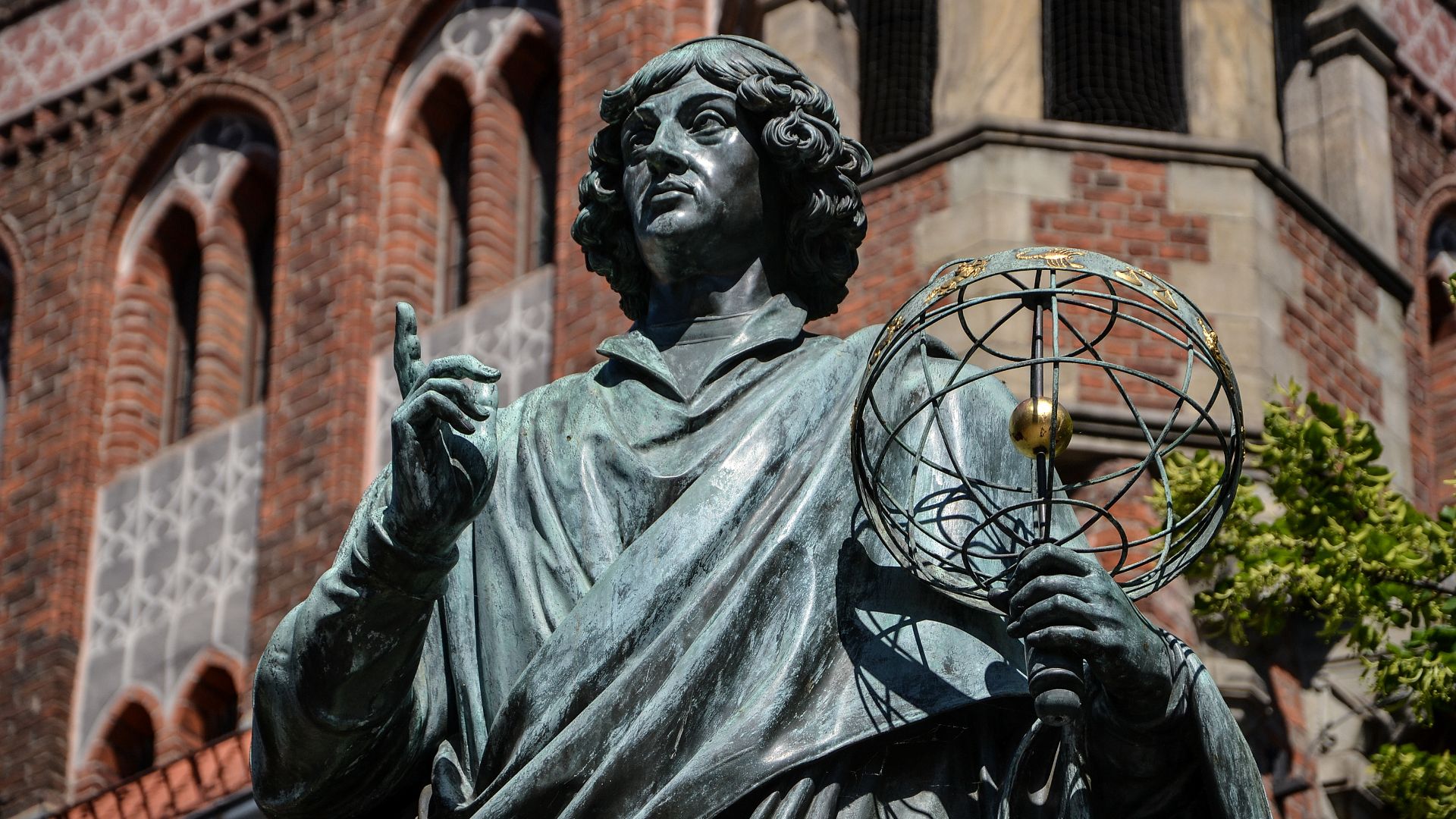 File:Nicolaus Copernicus Monument in Toruń (Thorn).jpg