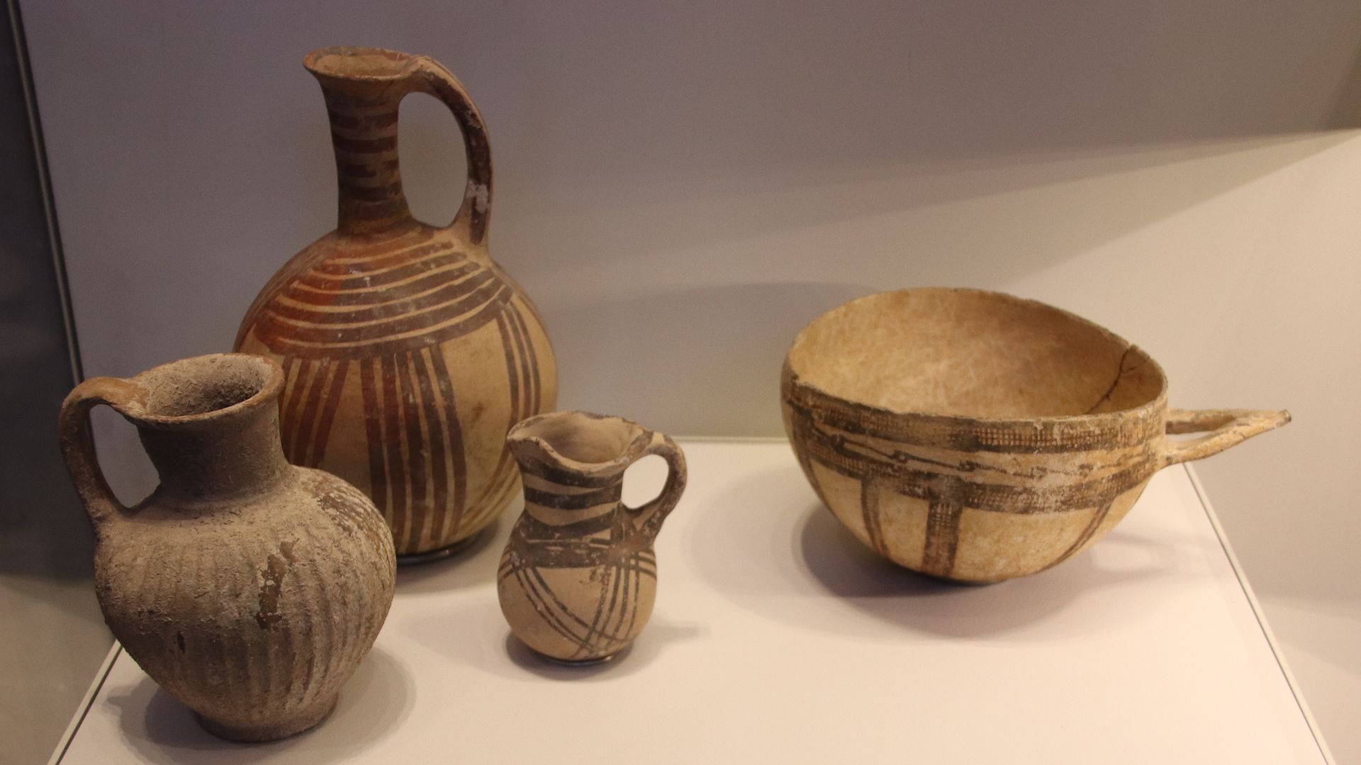 File:Late Bronze Age Pottery Imported from Cyprus (43217660261).jpg