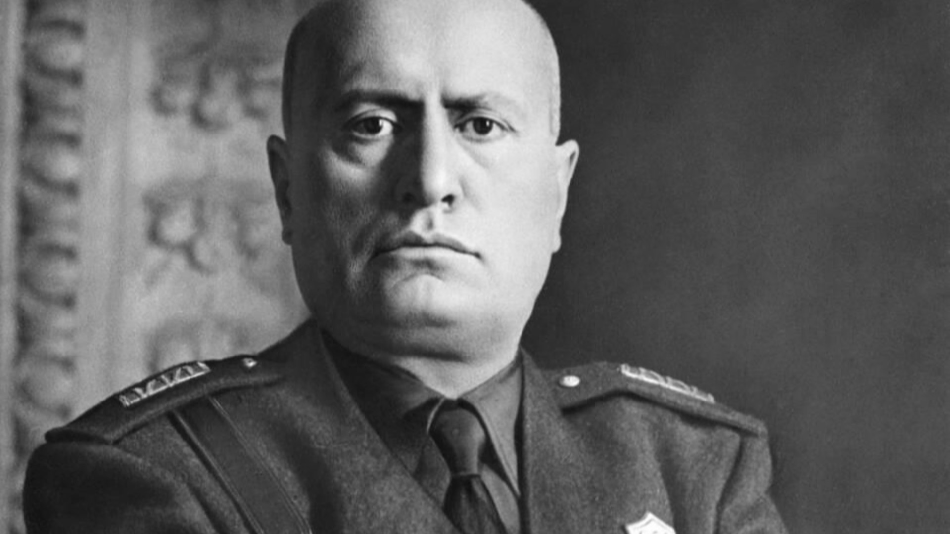 File:Mussolini mezzobusto.jpg