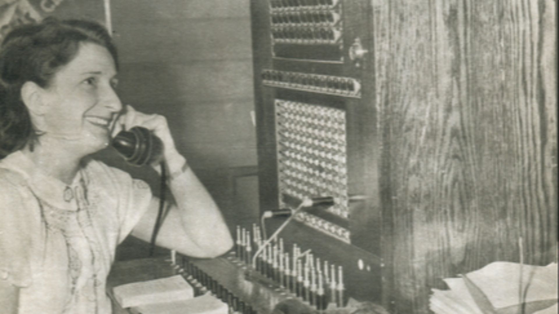 File:Switchboard Operator, c1950.jpg