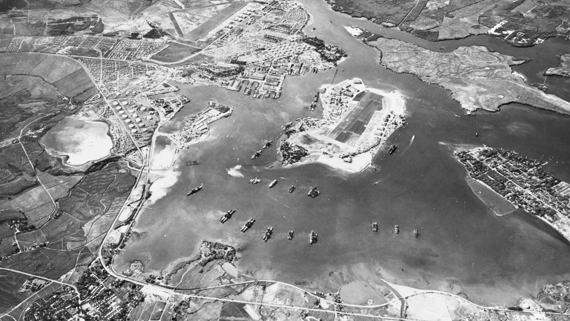 File:Pearl Harbor looking southwest-Oct41.jpg
