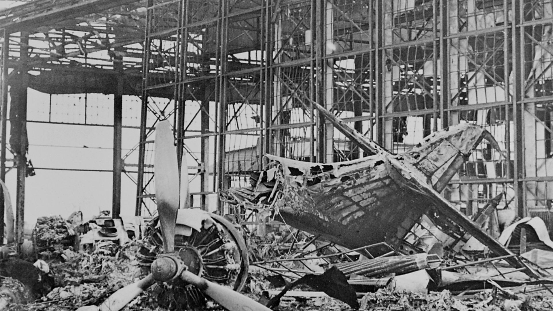 File:Naval photograph documenting the Japanese attack on Pearl Harbor, Hawaii which initiated US participation in World... - NARA - 296009.jpg