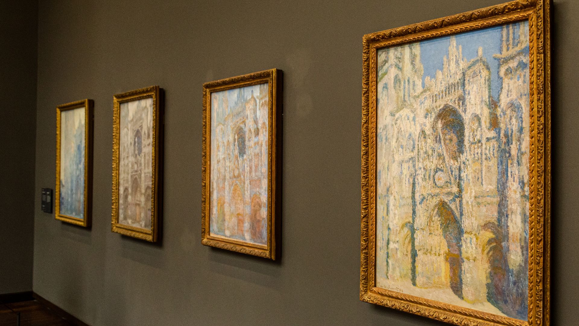 File:Paintings of Rouen cathedral by Monet in the Musée d'Orsay(52256430850).jpg