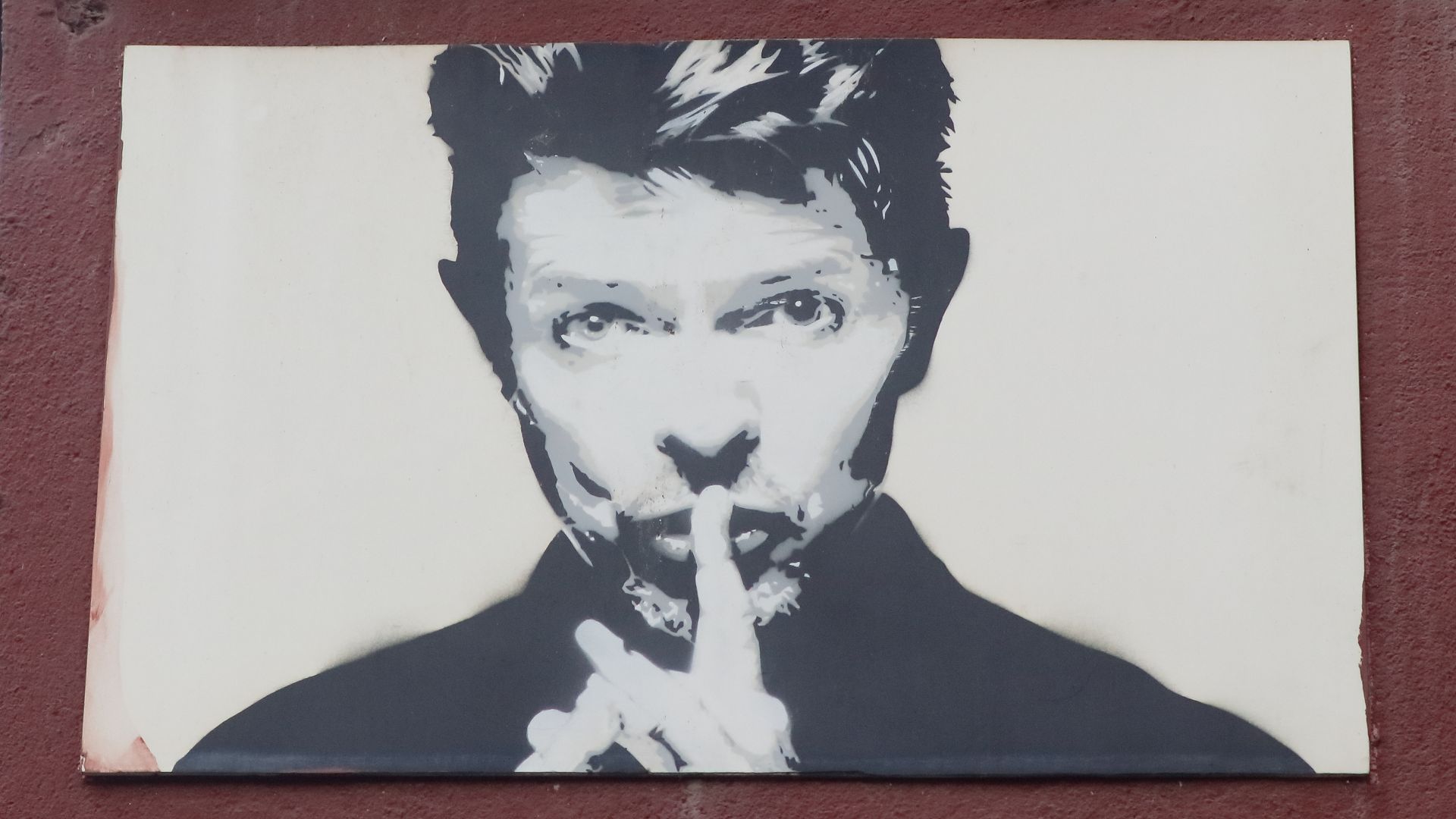 File:David Bowie in Lavapies - Madrid 01.jpg