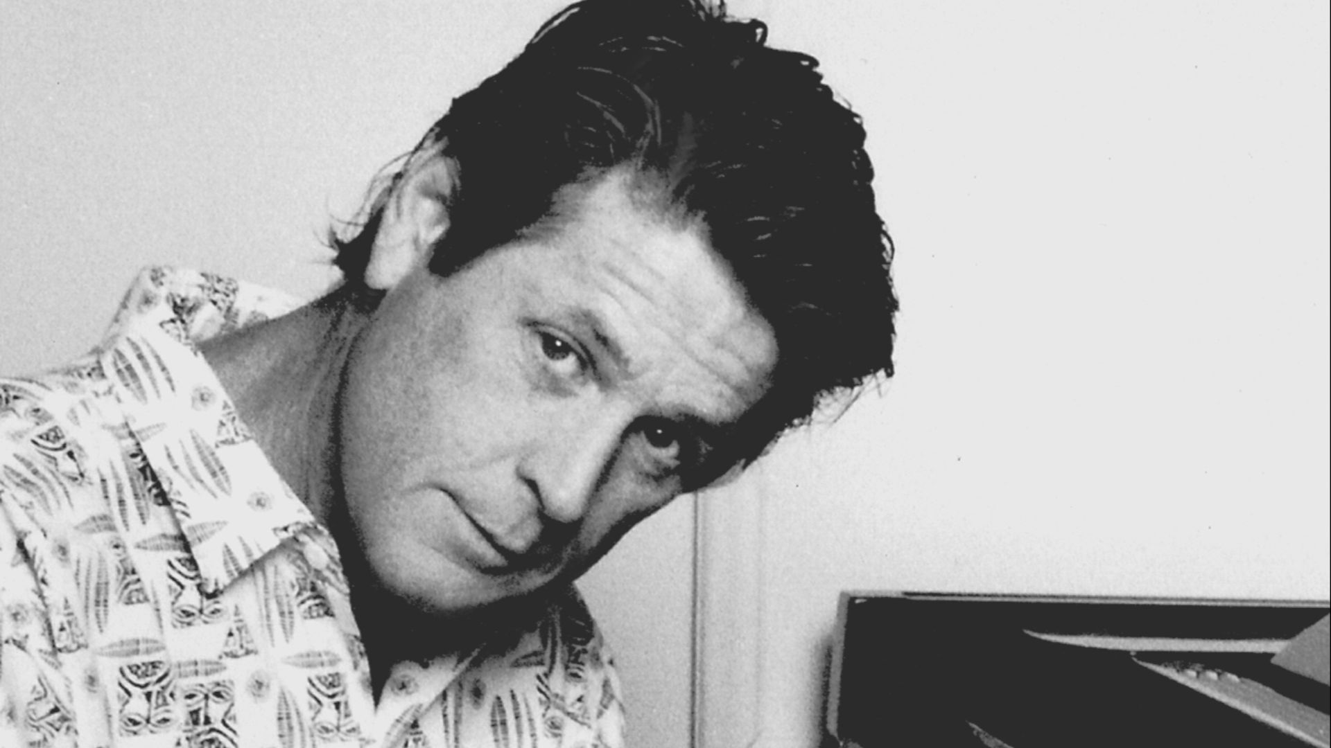 File:Brian Wilson of the Beach Boys in West Los Angeles 1990 photographed by Ithaka Darin Pappas.jpg