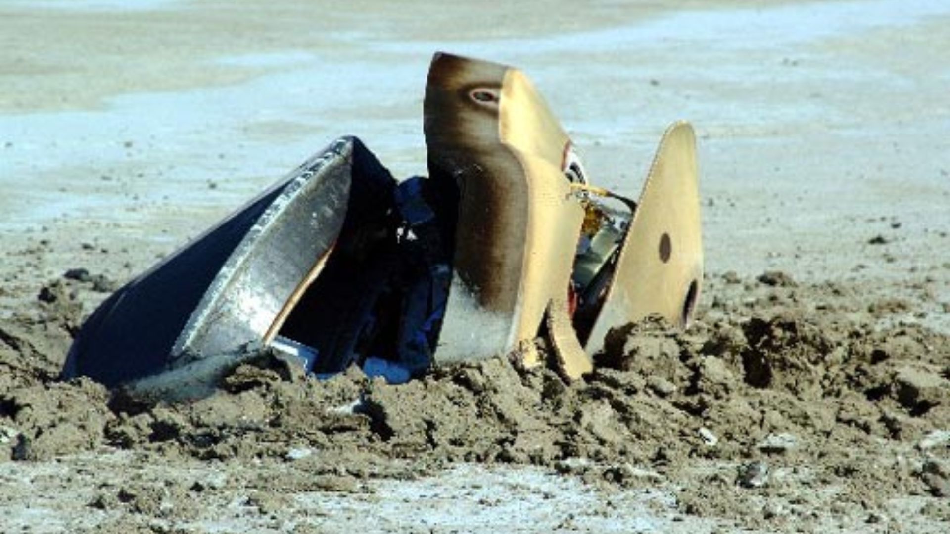 File:Genesis wreck.jpg
