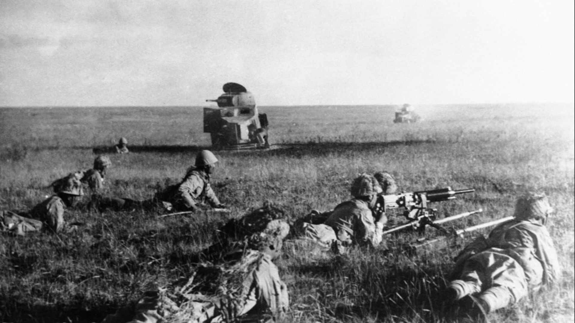 File:Japanese soldiers creeping in front of wrecked Soviet tanks.jpg