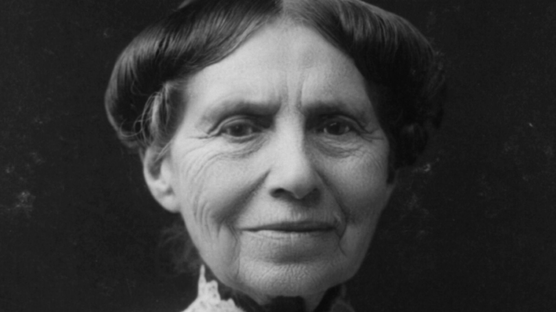 File:Clara Barton 1904.jpg