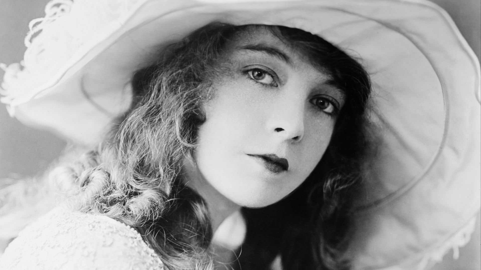 File:Lillian Gish-edit2.jpg