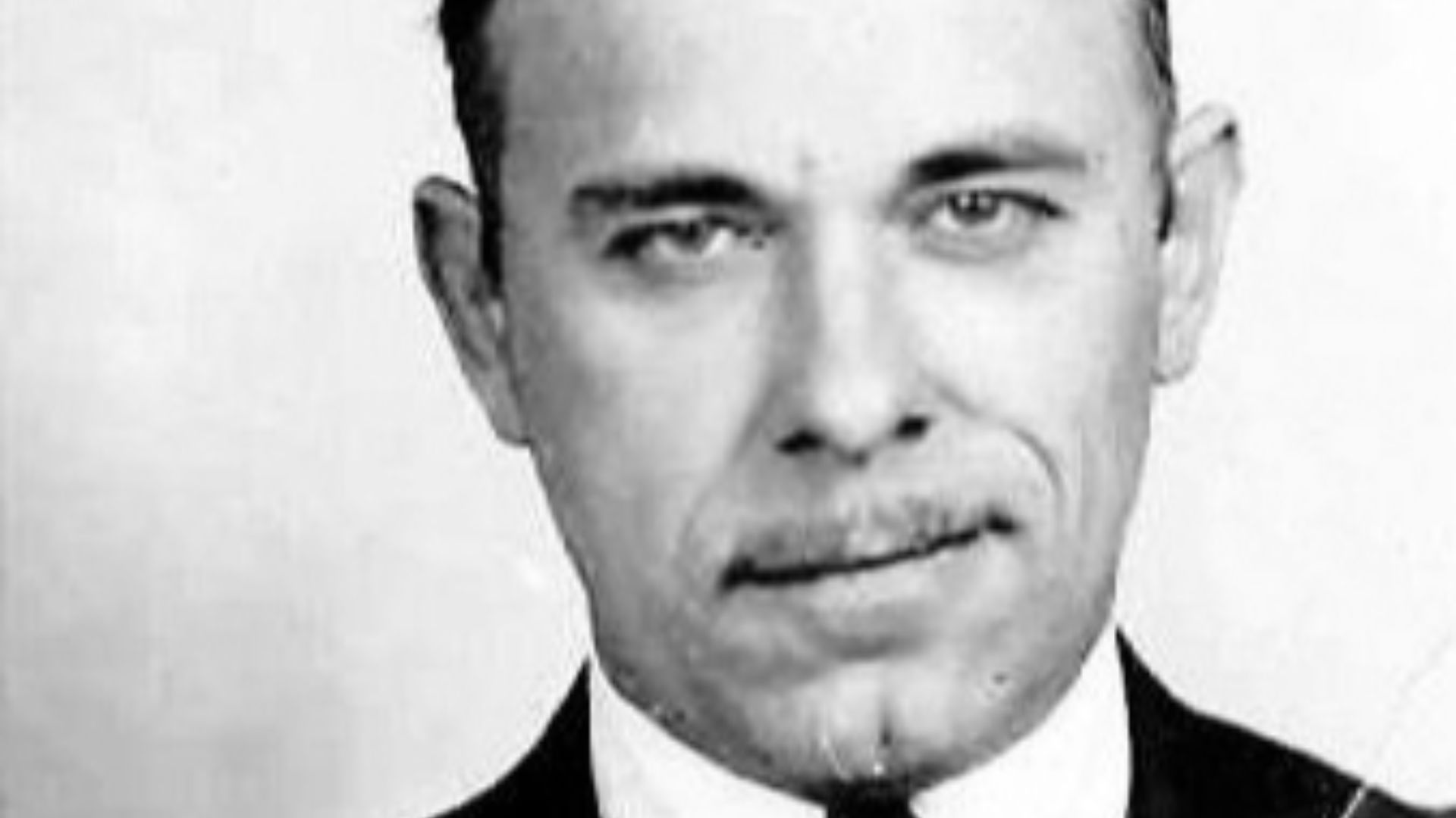 File:John Dillinger full mug shot.jpg