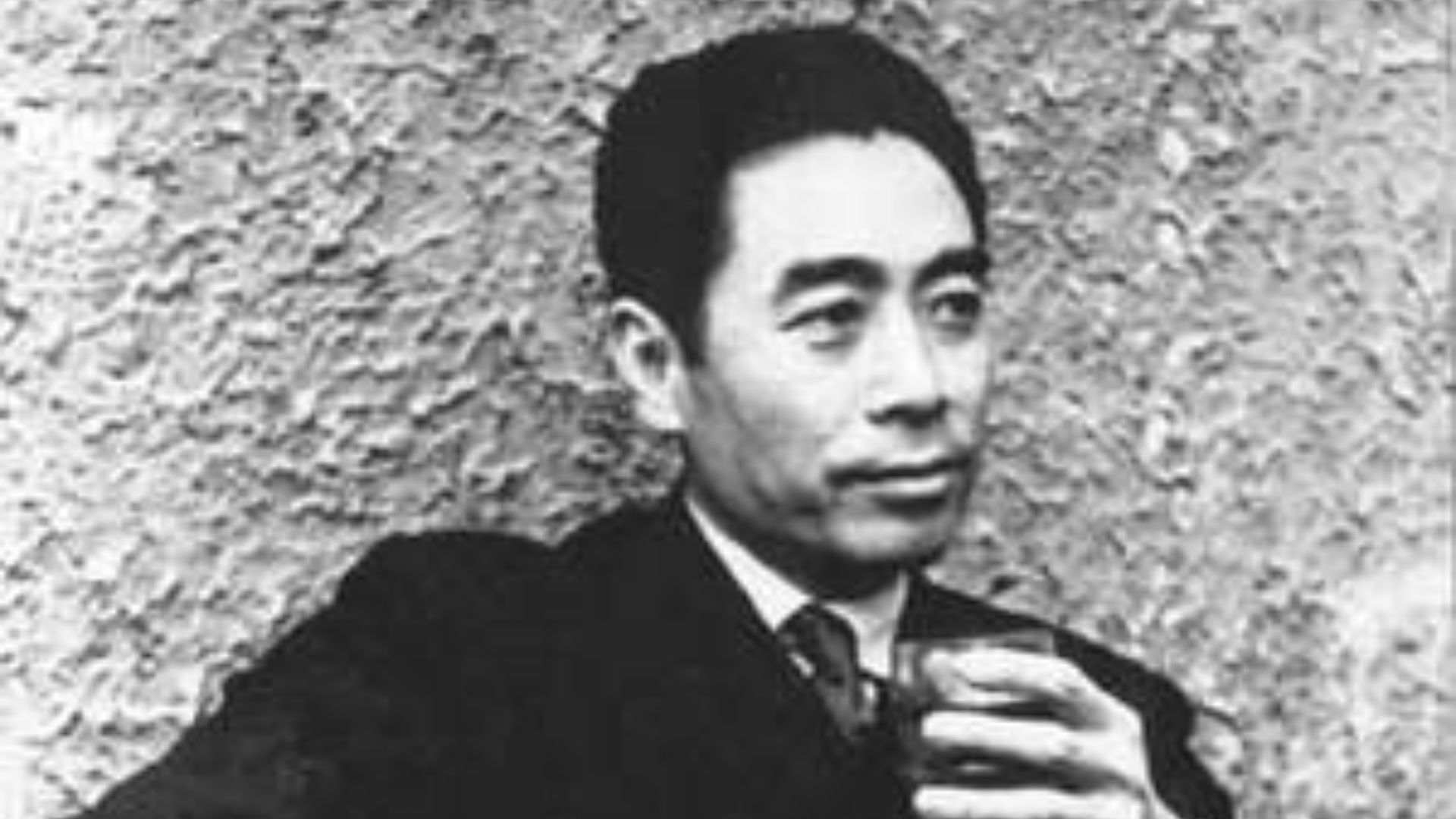 File:Zhou Enlai MeiyuanXincun17 Nanjing 1946.jpg