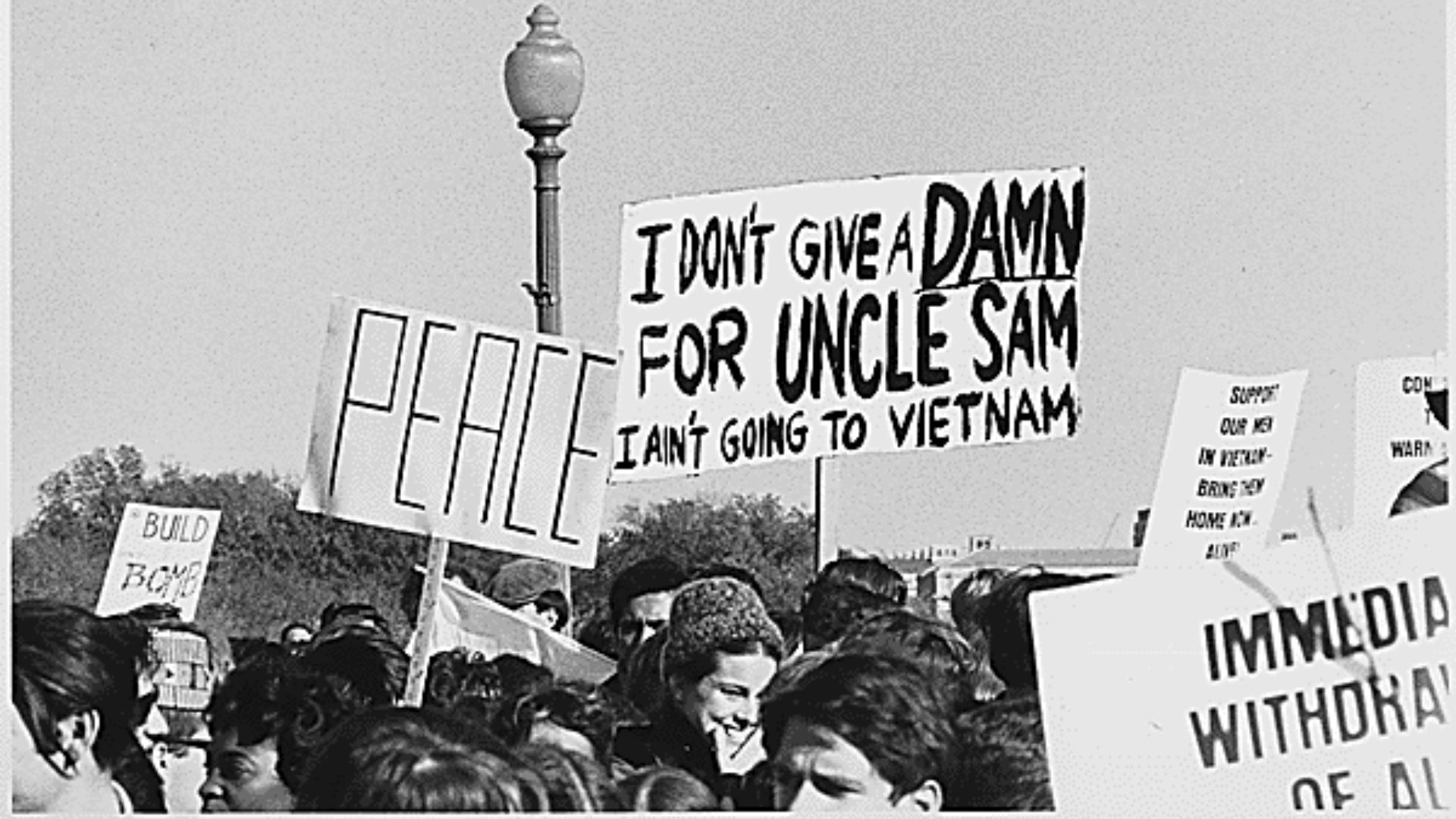 File:Public Domain- Protesting the Vietnam War by Frank Wolfe, October 21, 1967 (NARA).gif