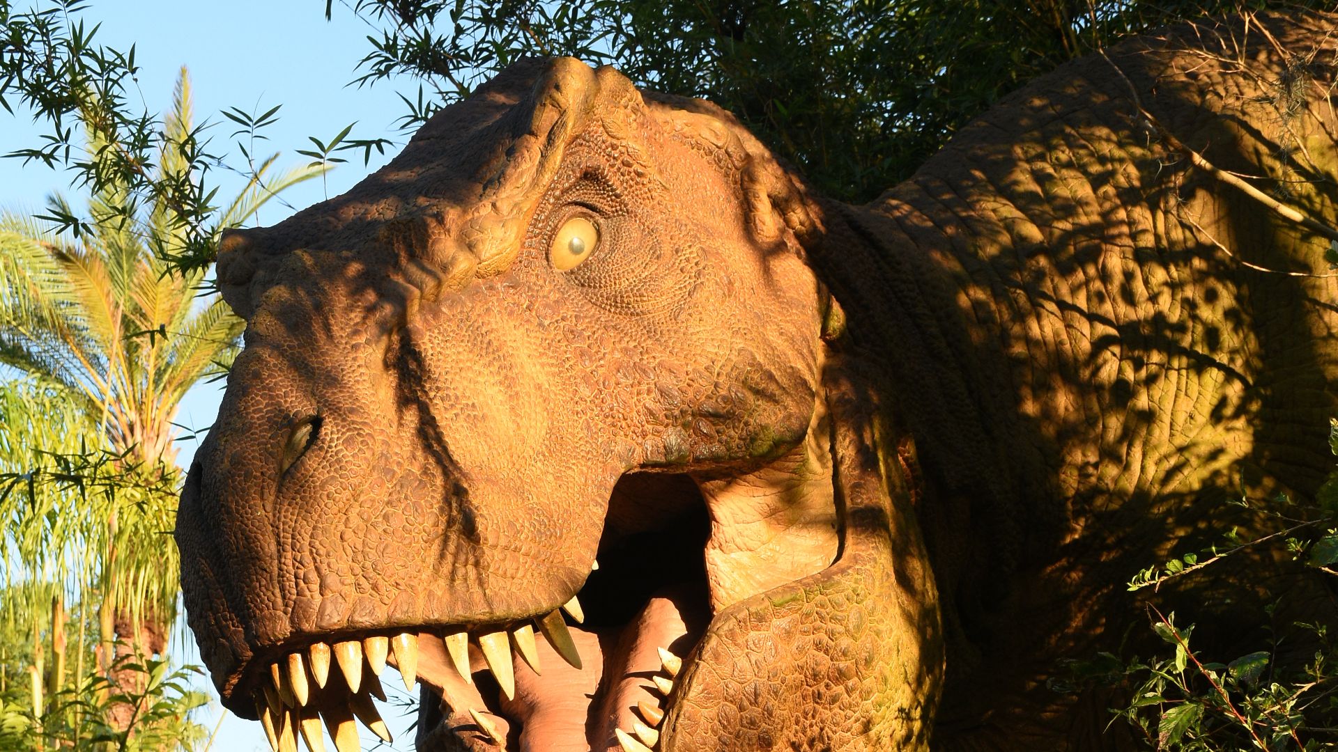 File:Jurassic Park T-Rex Going for Jeep (28490392188).jpg