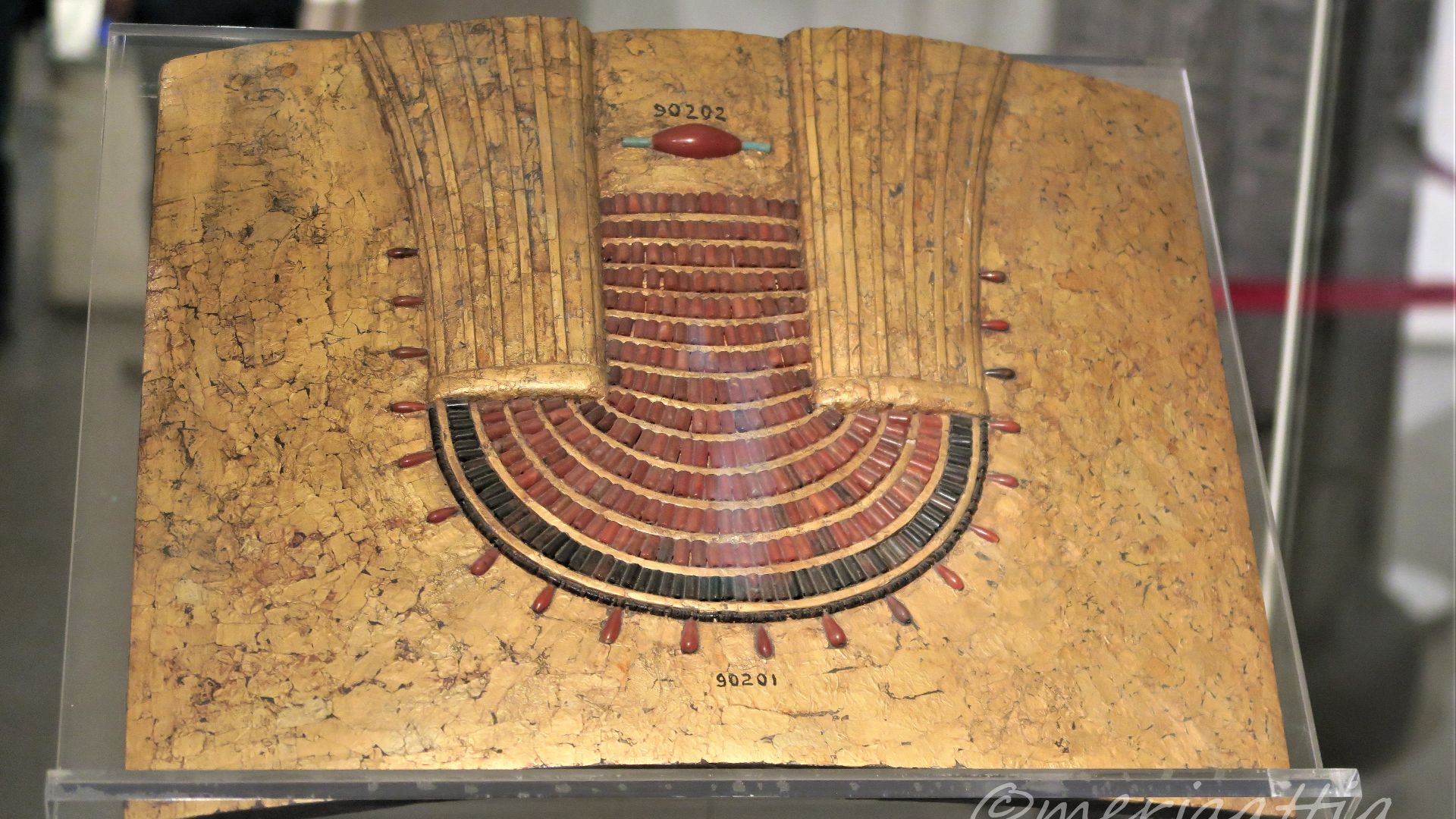 File:Pectoral of Neferuptah.jpg