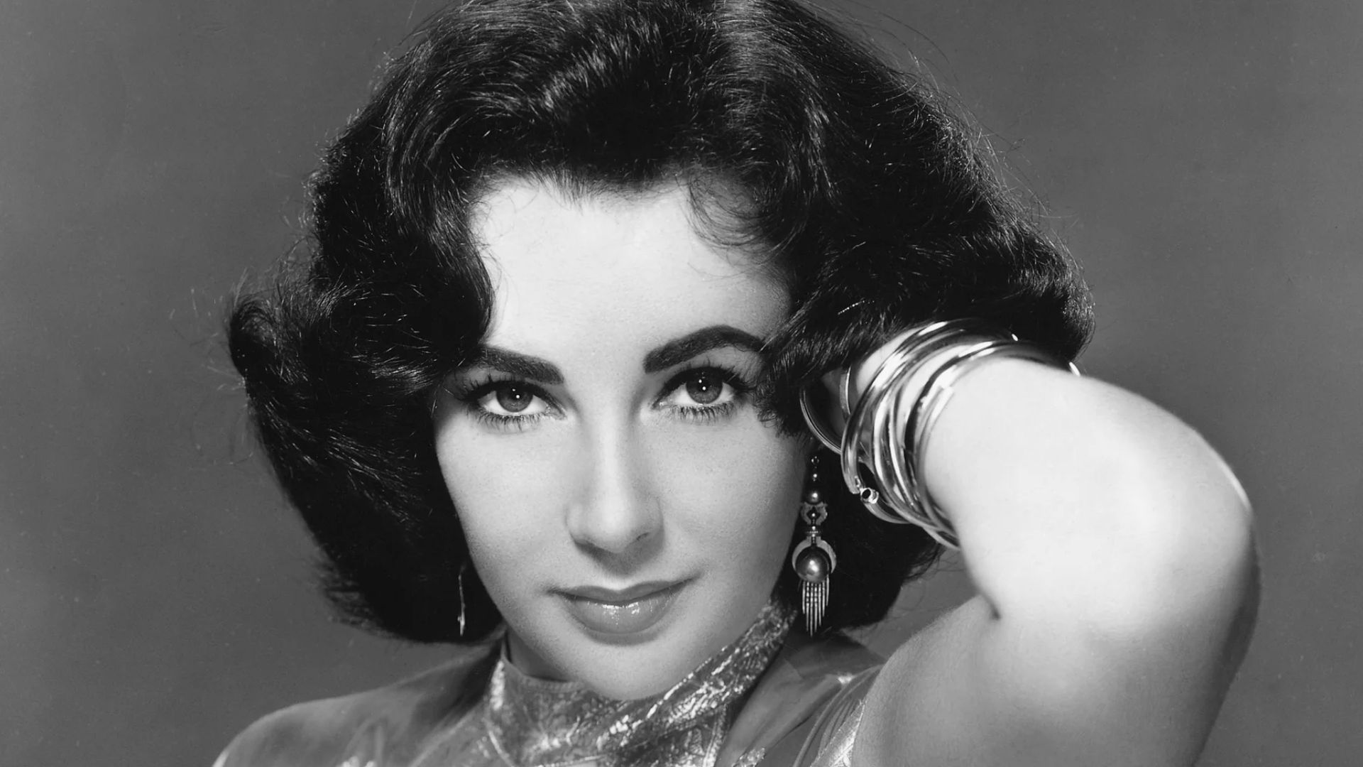 File:Elizabeth Taylor, late 1950s.jpg