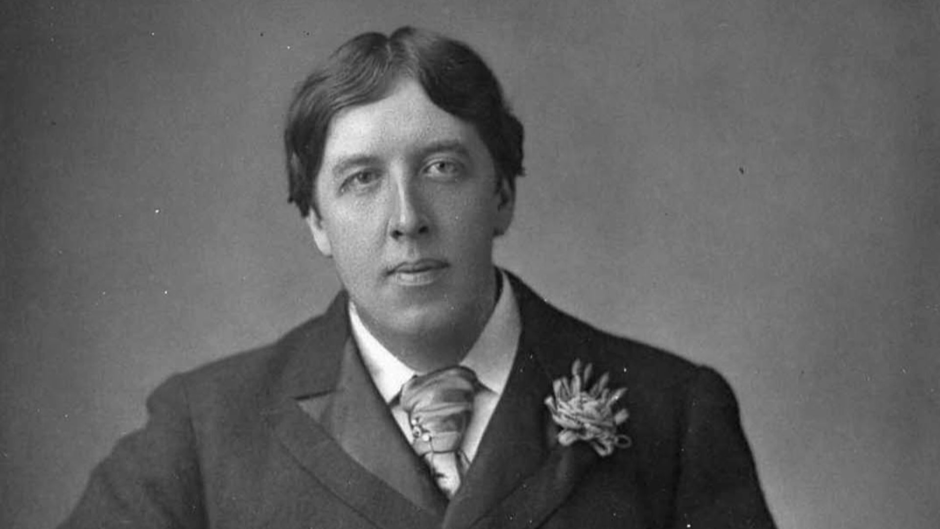 File:Oscar Wilde (1854-1900) 1889, May 23. Picture by W. and D. Downey.jpg