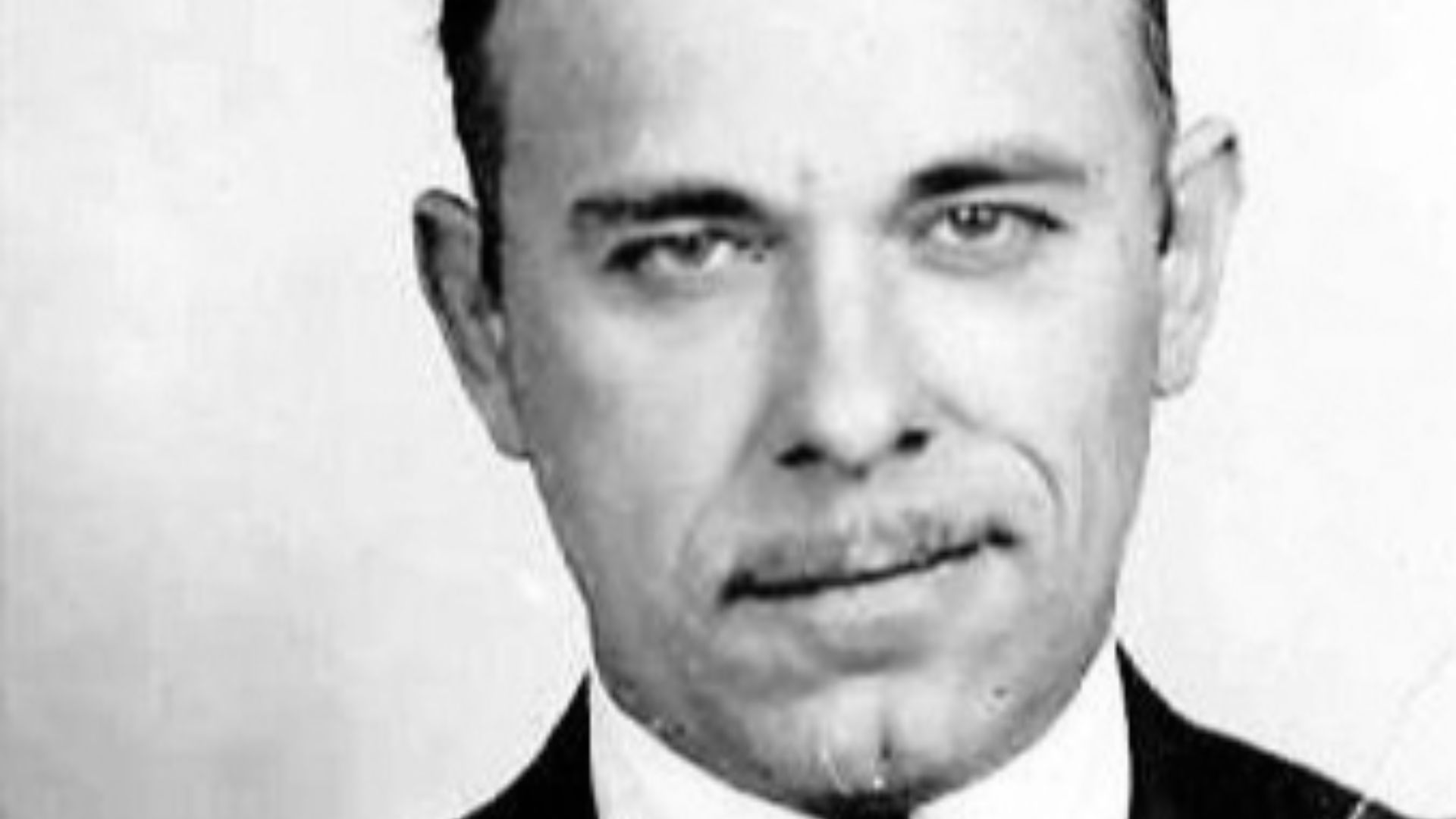 File:John Dillinger full mug shot.jpg