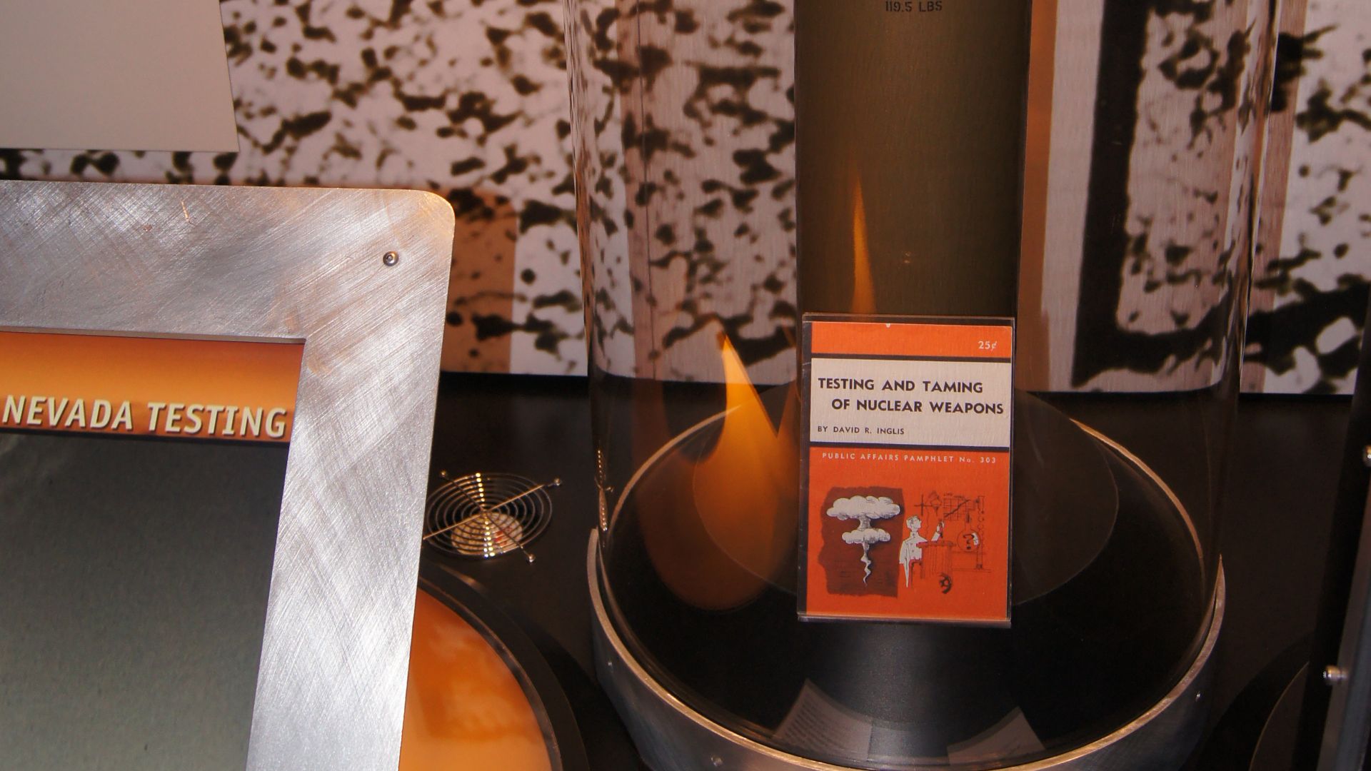 File:W48 nuclear artillery shell - Atomic Testing Museum, Las Vegas 15.jpg