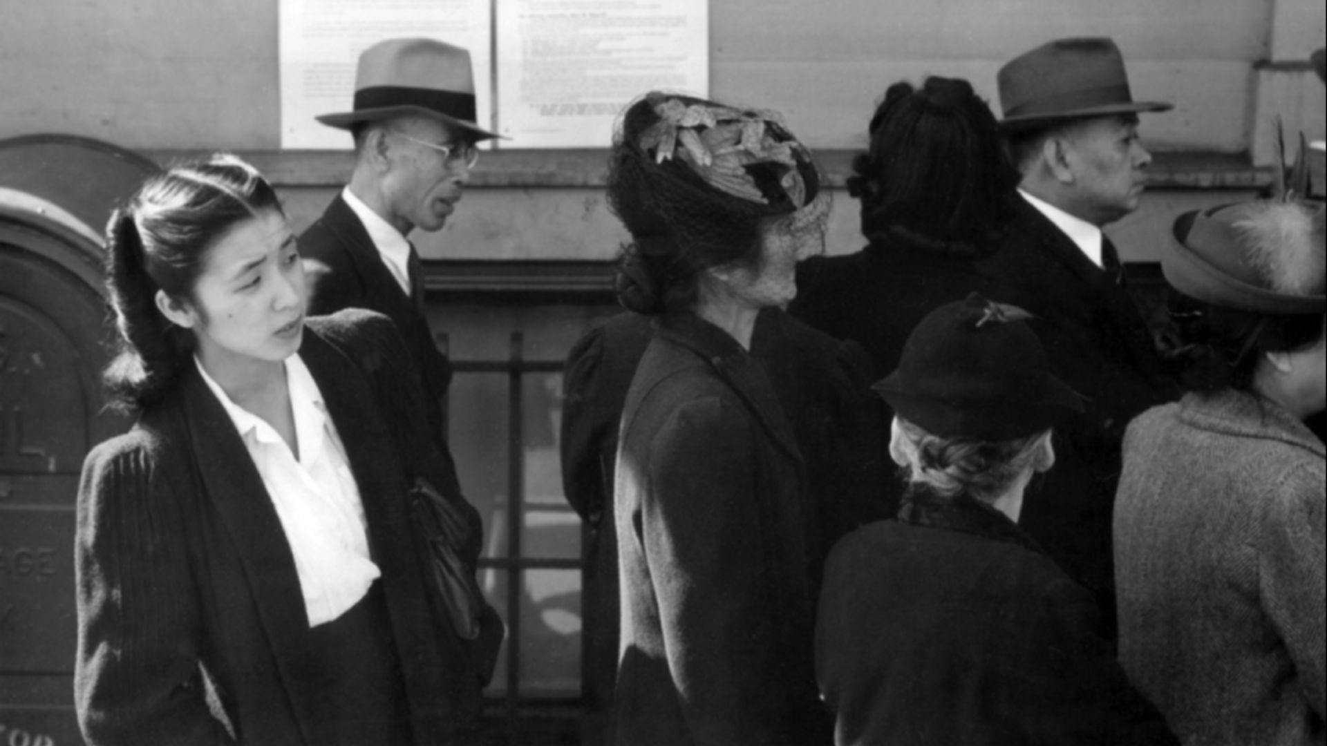 File:Japanese internment detainees.jpg