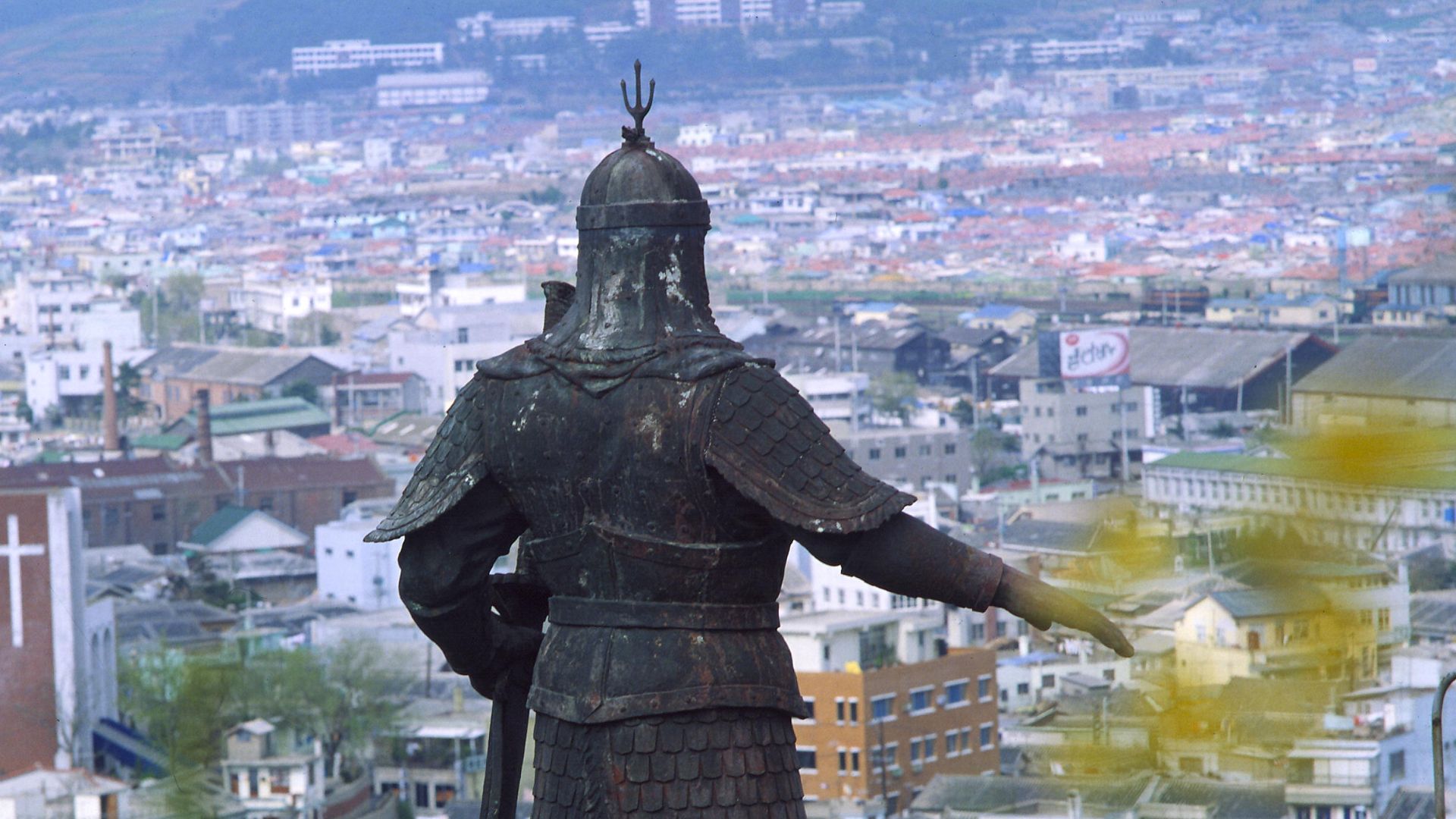 File:Statue of Admiral Yi Sun-sin in Mokpo, South Korea - 2011.jpg