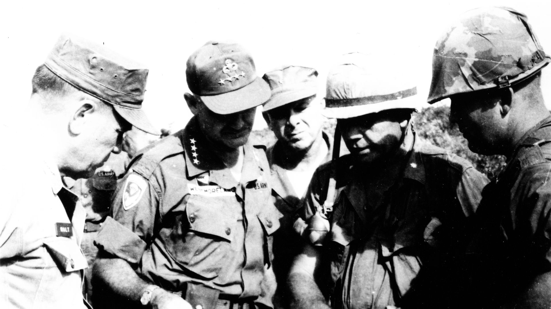 File:LtGen Walt, Gen Westmoreland, and BGen English.jpg