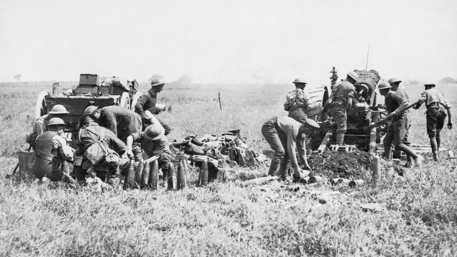File:60pdrsBattleOfAmiens1918.jpg