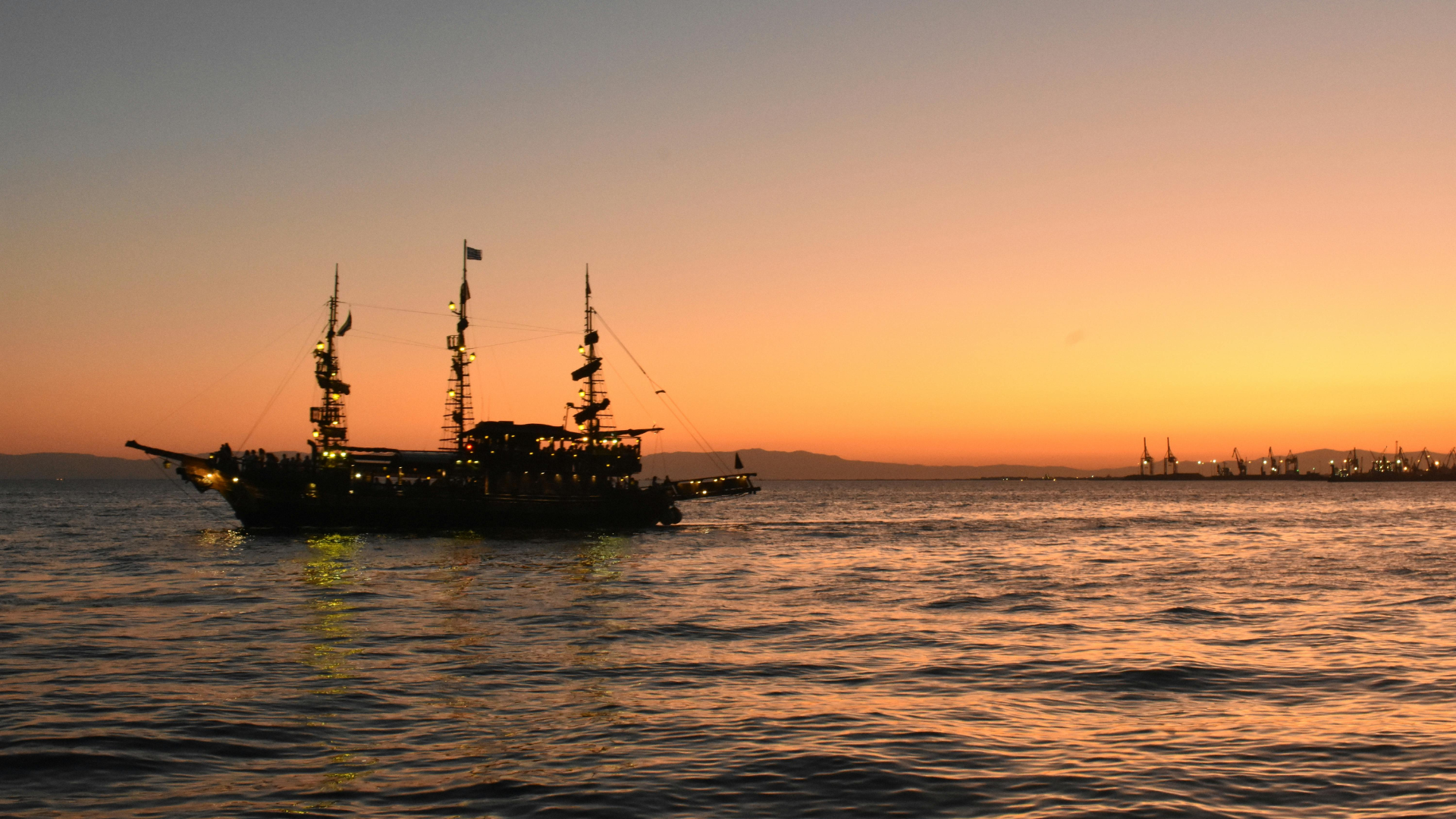 old-war-ship-sunset-thumb-rss.png