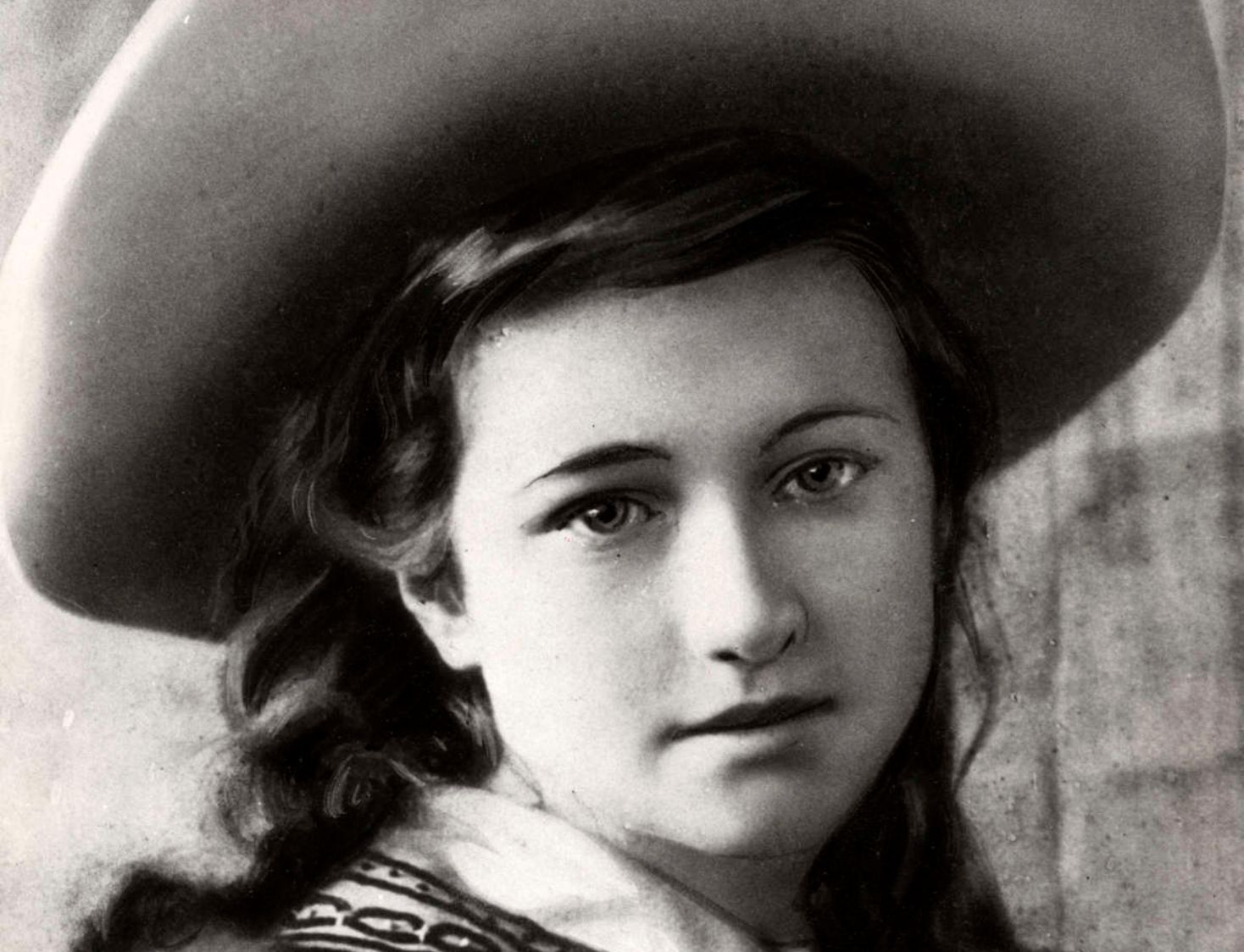 Sara Springsteen Writer 20 Mischievous Maidens Who Pulled The Strings Through Their Men ...