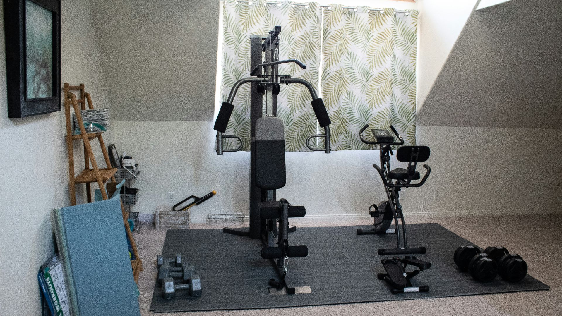 black and gray exercise equipment