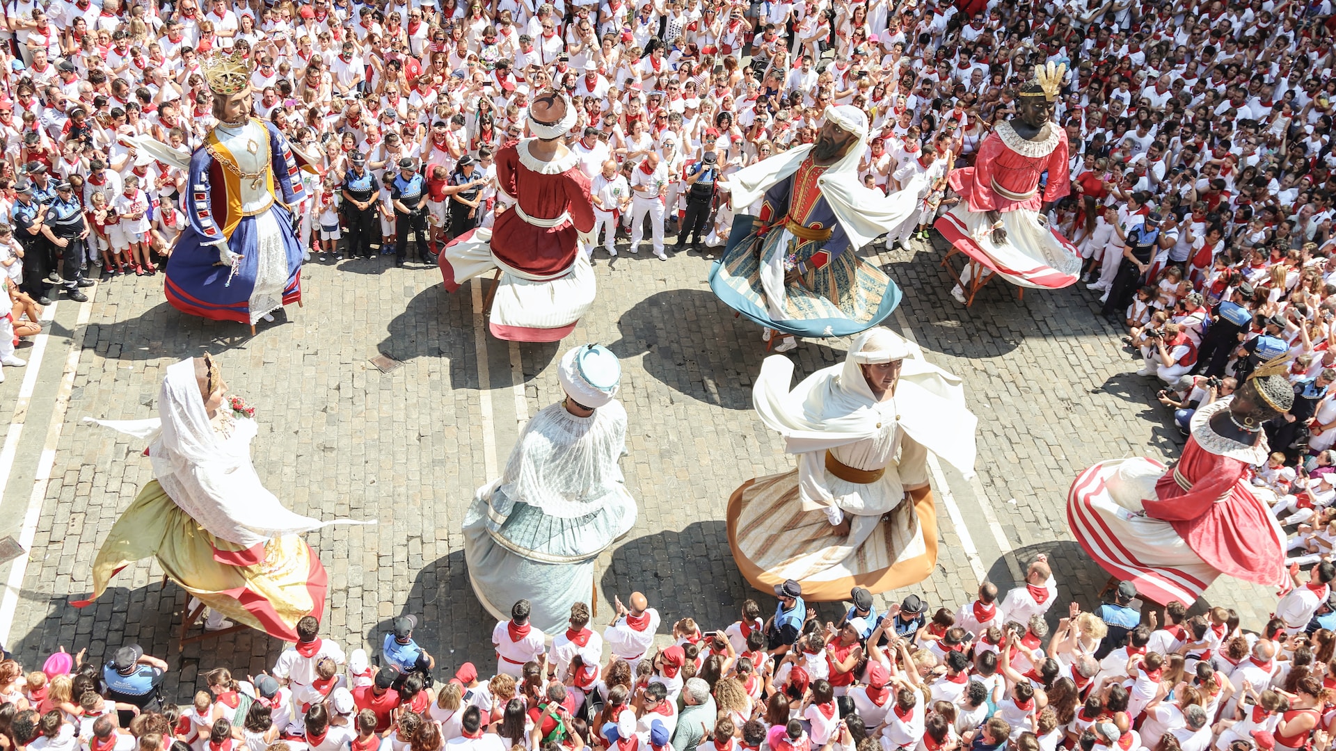 San-Fermin-Pamplona-Navarra-0D7Wtqhe-Aq-Unsplash