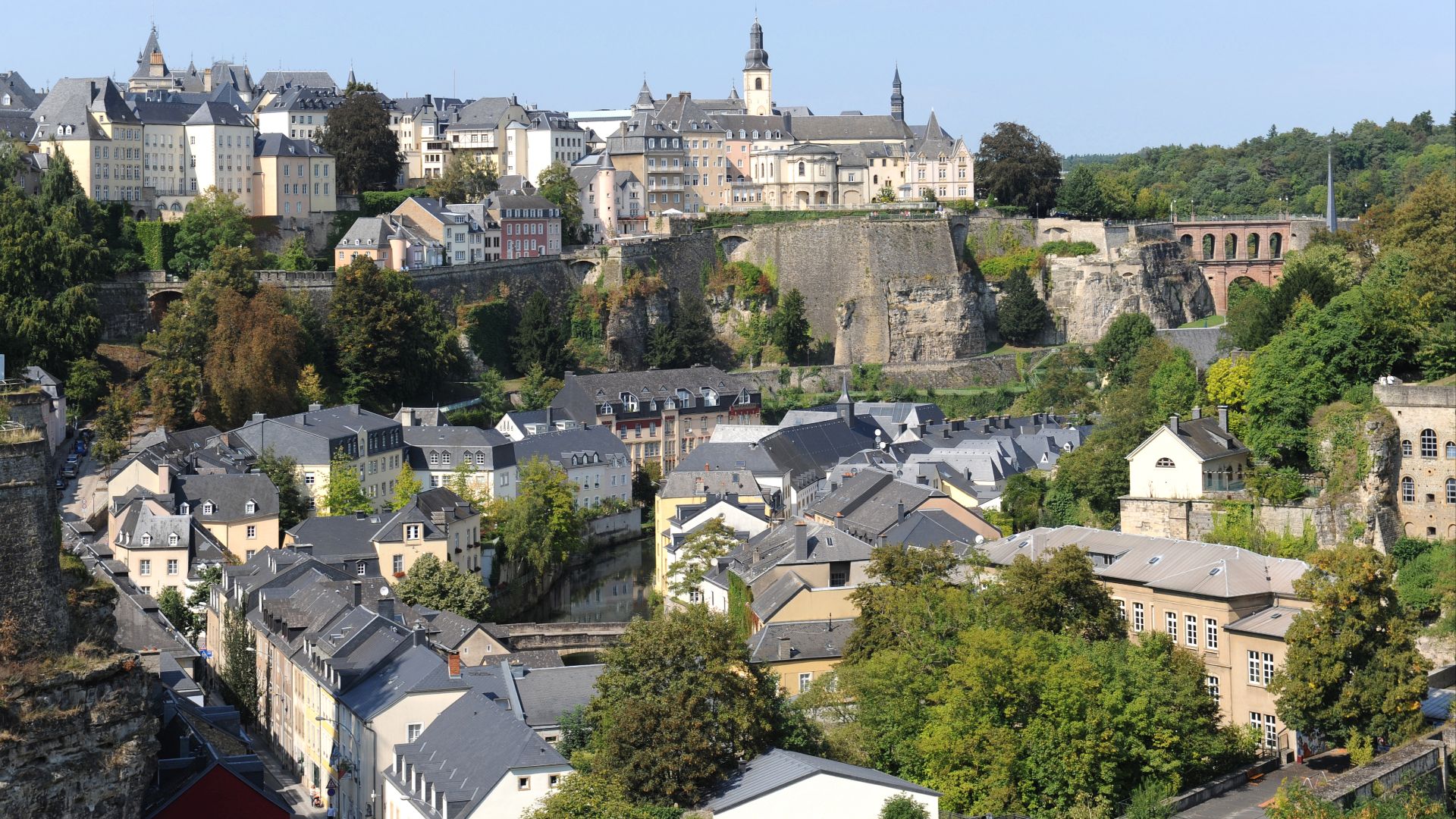 File:Luxembourg Grund from Verlorenkost 01.jpg