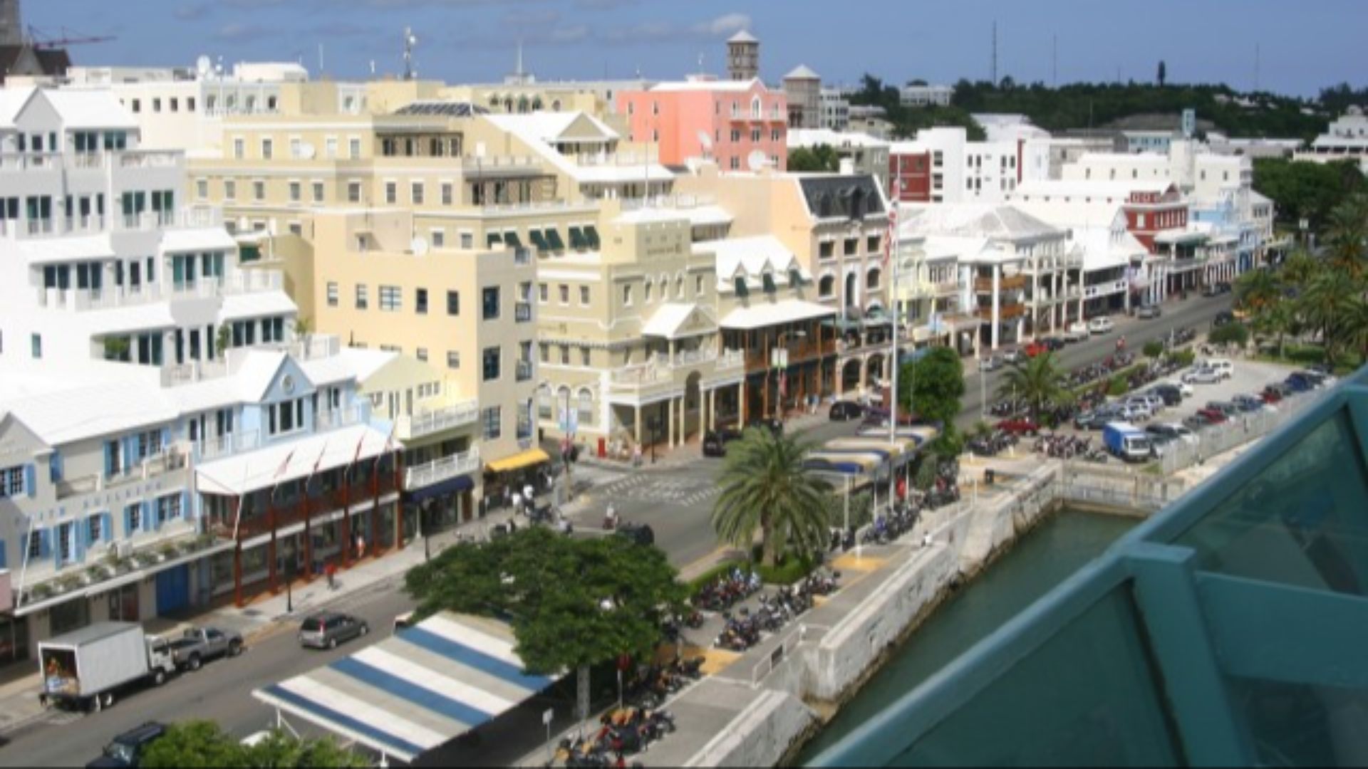 File:Front Street Hamilton Bermuda.jpg