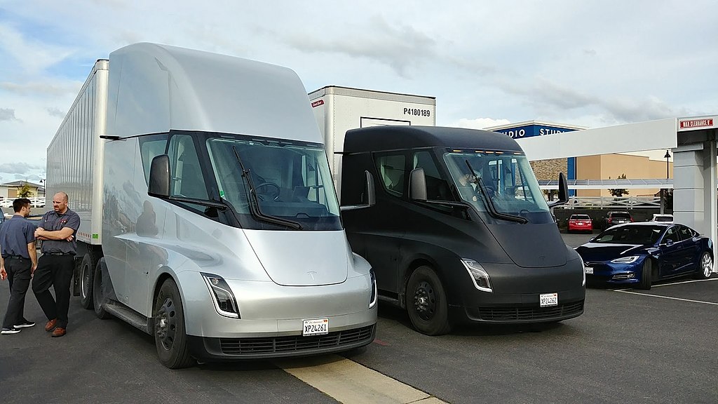 1024px-Tesla_Semi_6.jpg