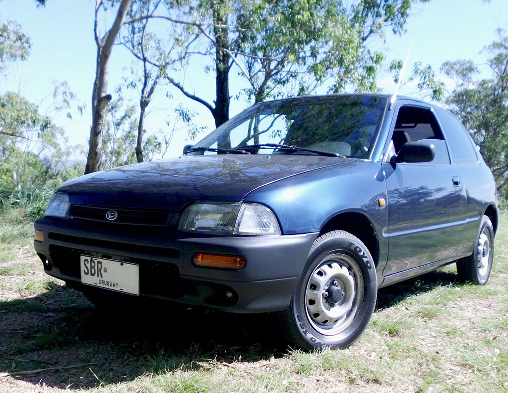 1024px-Daihatsu_Charade_G202_uy.jpg