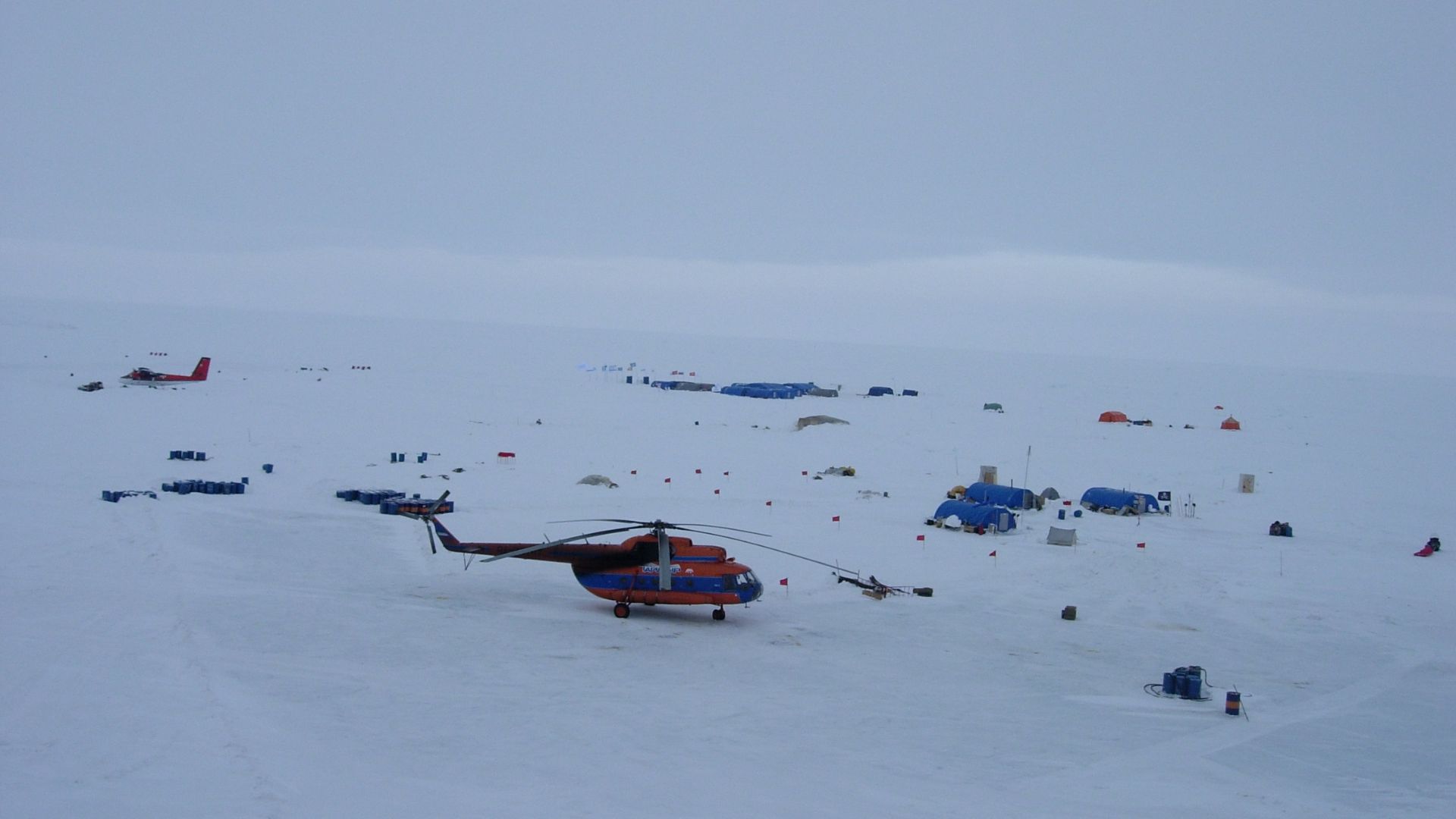 File:Ice camp Barneo.jpg