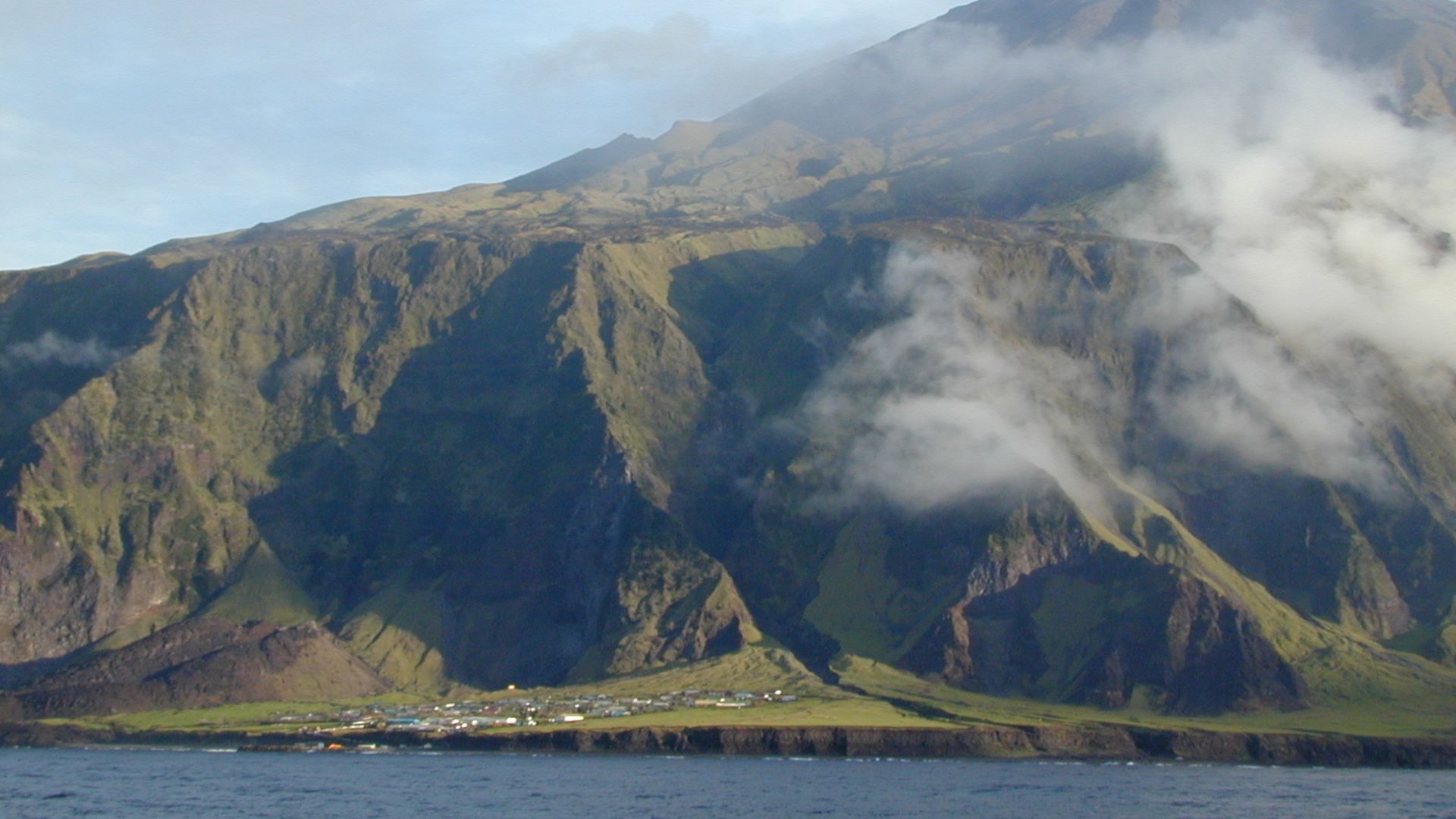 File:The Main Settlement on Tristan da Cunha - Flickr - The Official CTBTO Photostream.jpg