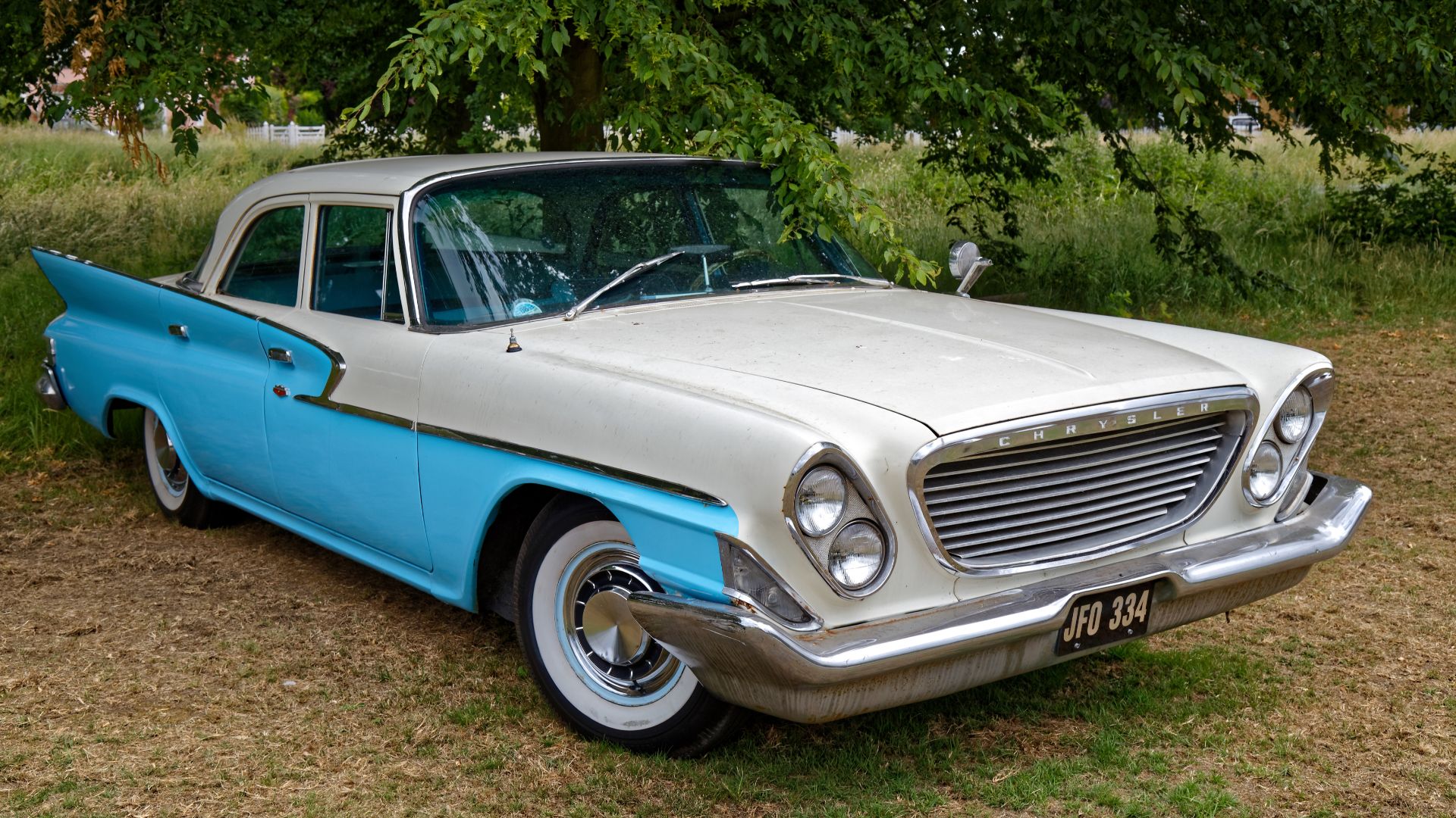 File:1961 Chrysler Newport 6 liter sedan at Hatfield Heath Festival 2017.jpg