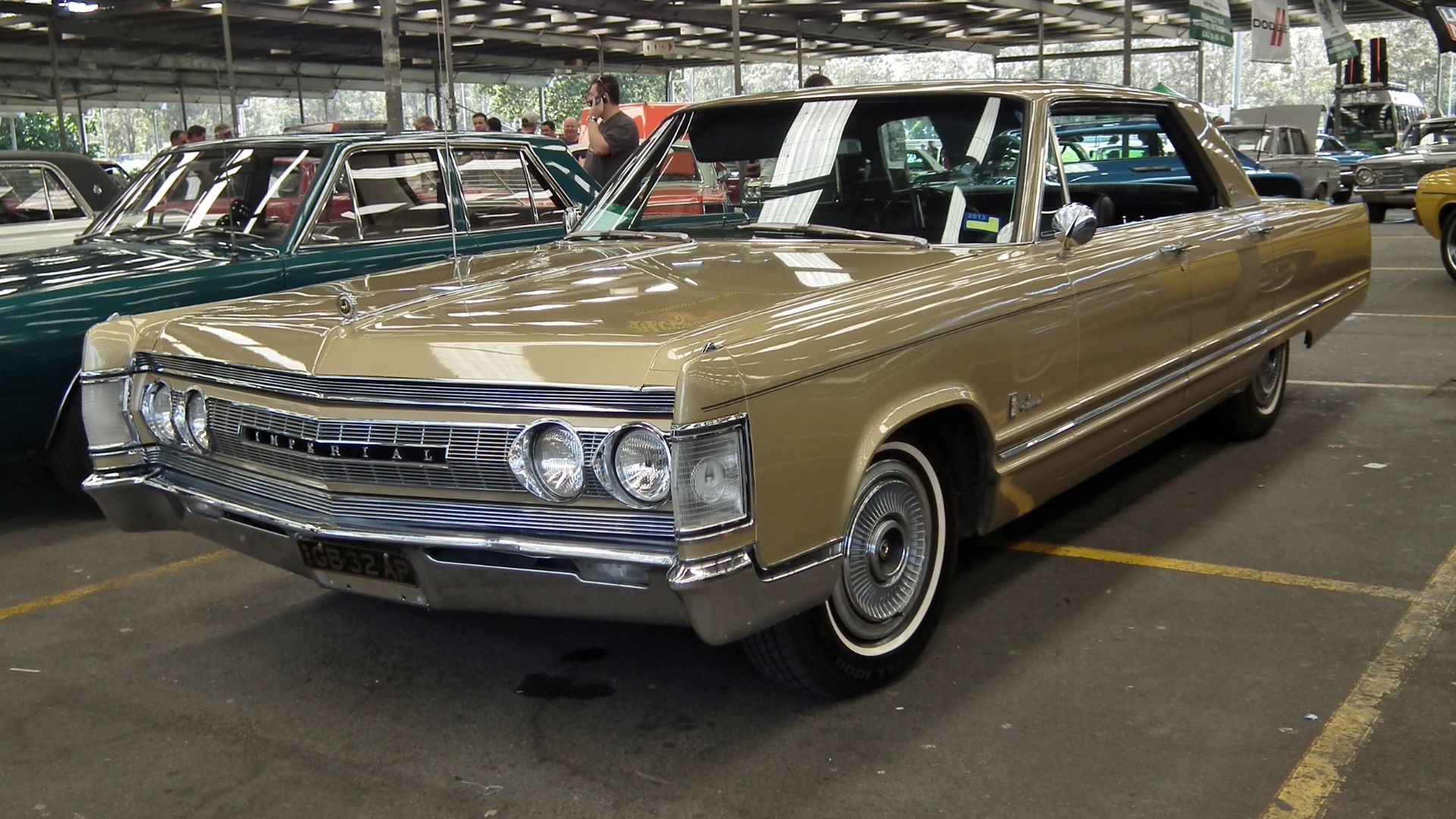 File:1967 Imperial Crown hardtop sedan (15625609866).jpg