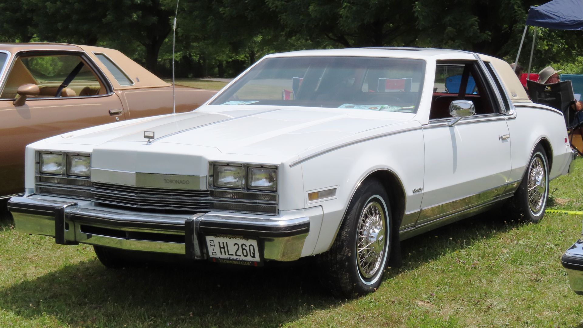 File:1984 Oldsmobile Toronado Caliente, front left, 07-21-2024.jpg